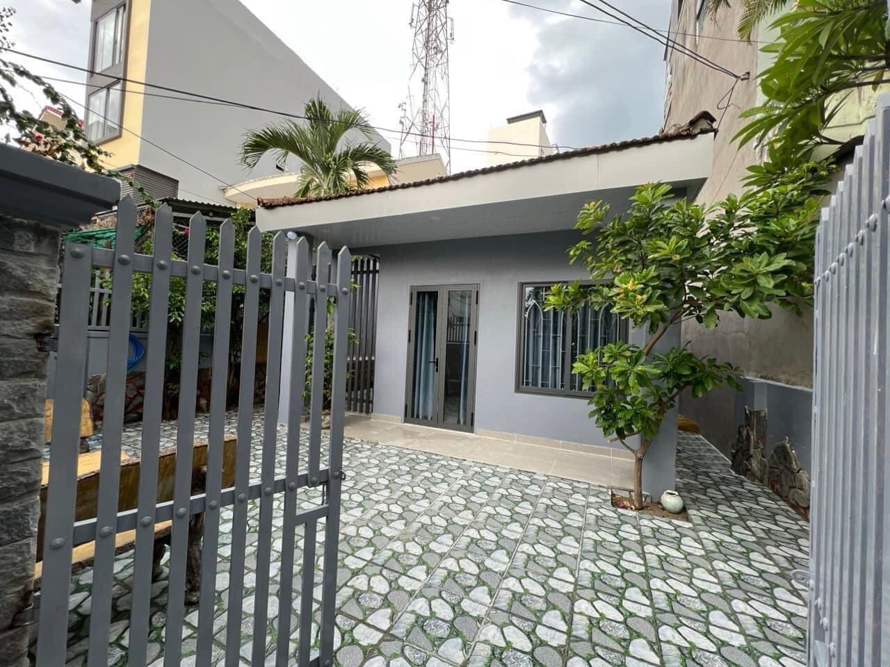 Cho thuê nhà đi bộ tắm biễn bãi tắm Hòn Chồng, cạnh Mường Thanh Viễn Triều