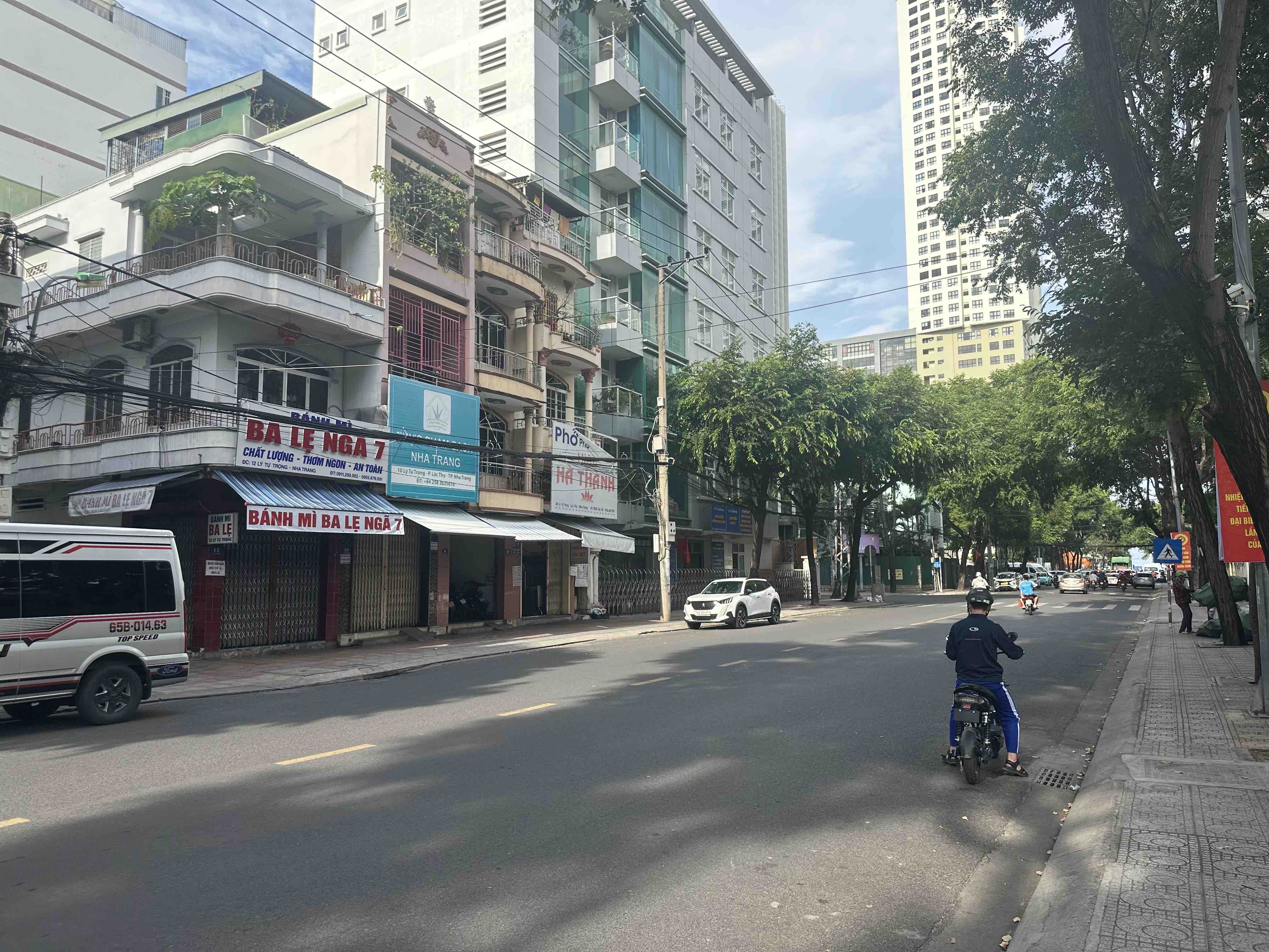 Bán nhà góc 2 mặt tiền đường Lý Tự Trọng, Nha Trang, cách Biển 500m