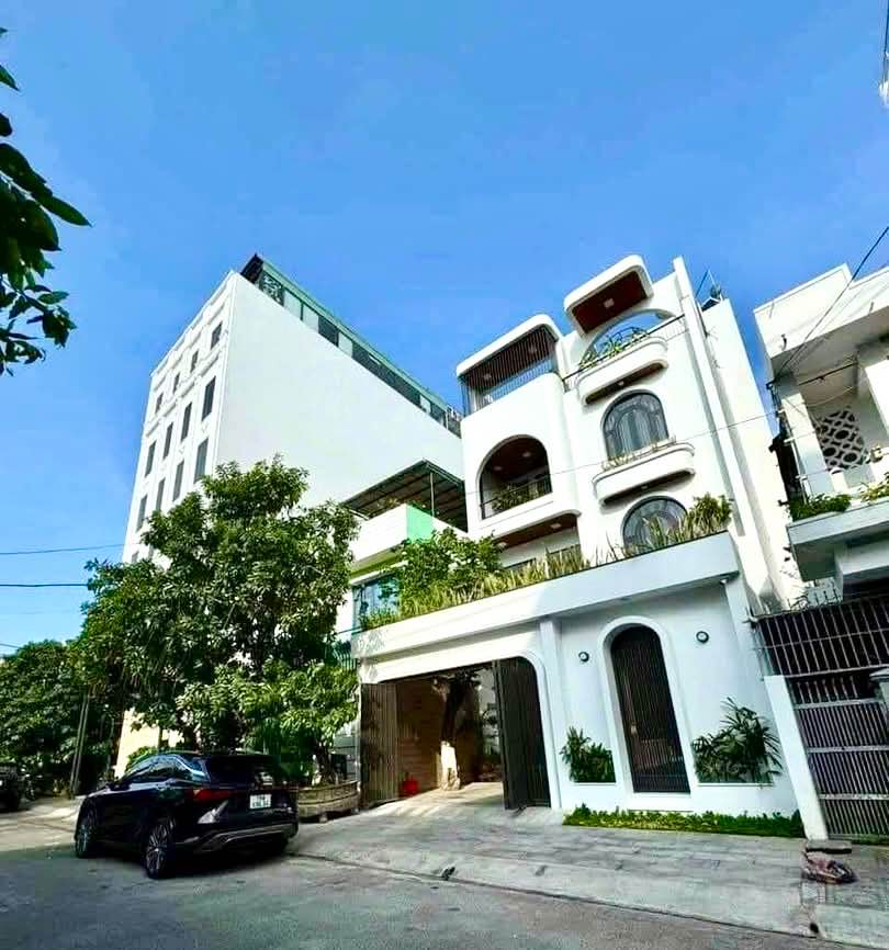 Bán Biệt thự đường Lê Chân, Nha Trang, có hồ bơi