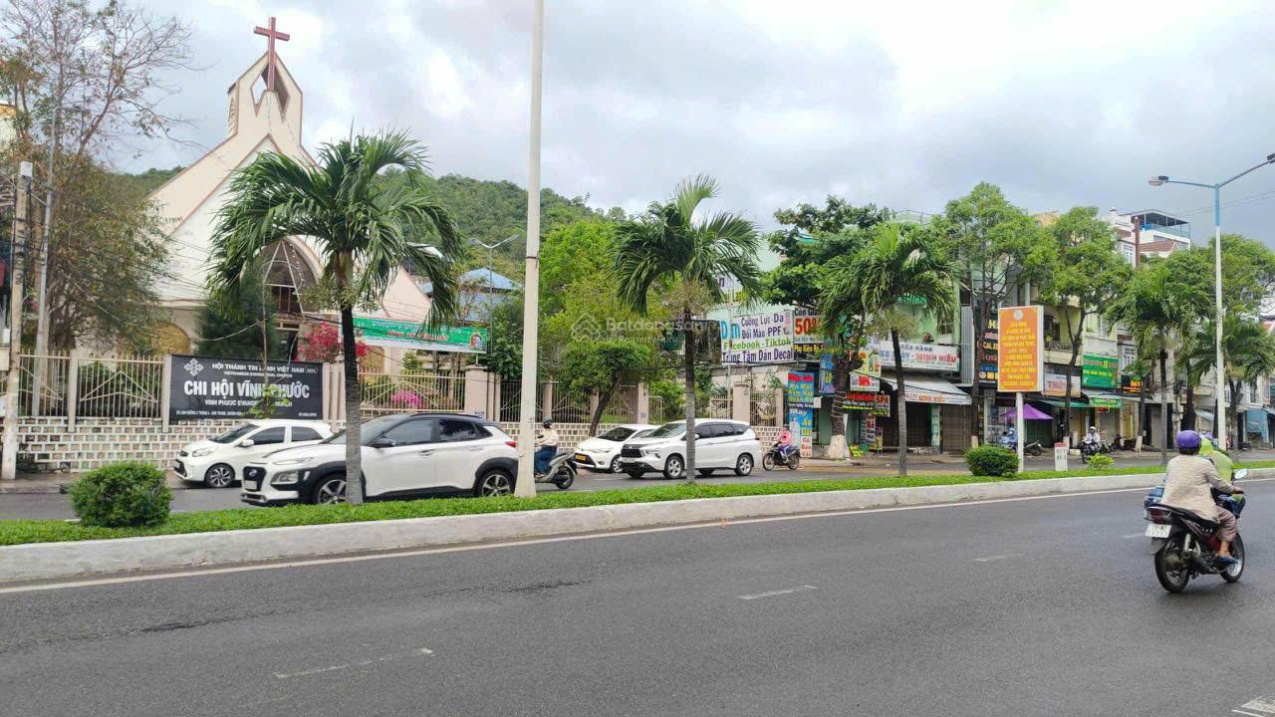 Bán nhà mặt tiền đường 2/4 gần trường đại học Nha Trang - giá chỉ 80 triệu/m².