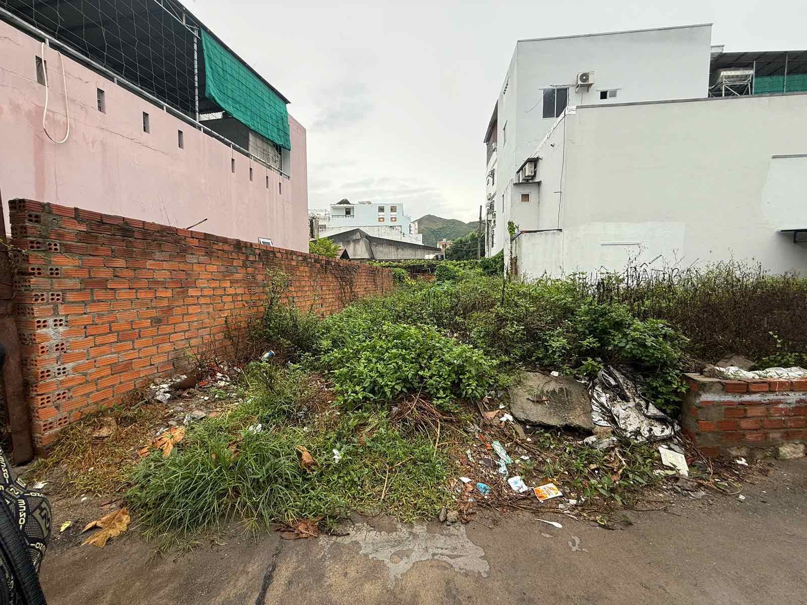 Bán lô đất hẻm ô tô đường Phú Đức, Nha Trang, cách Biển 800m