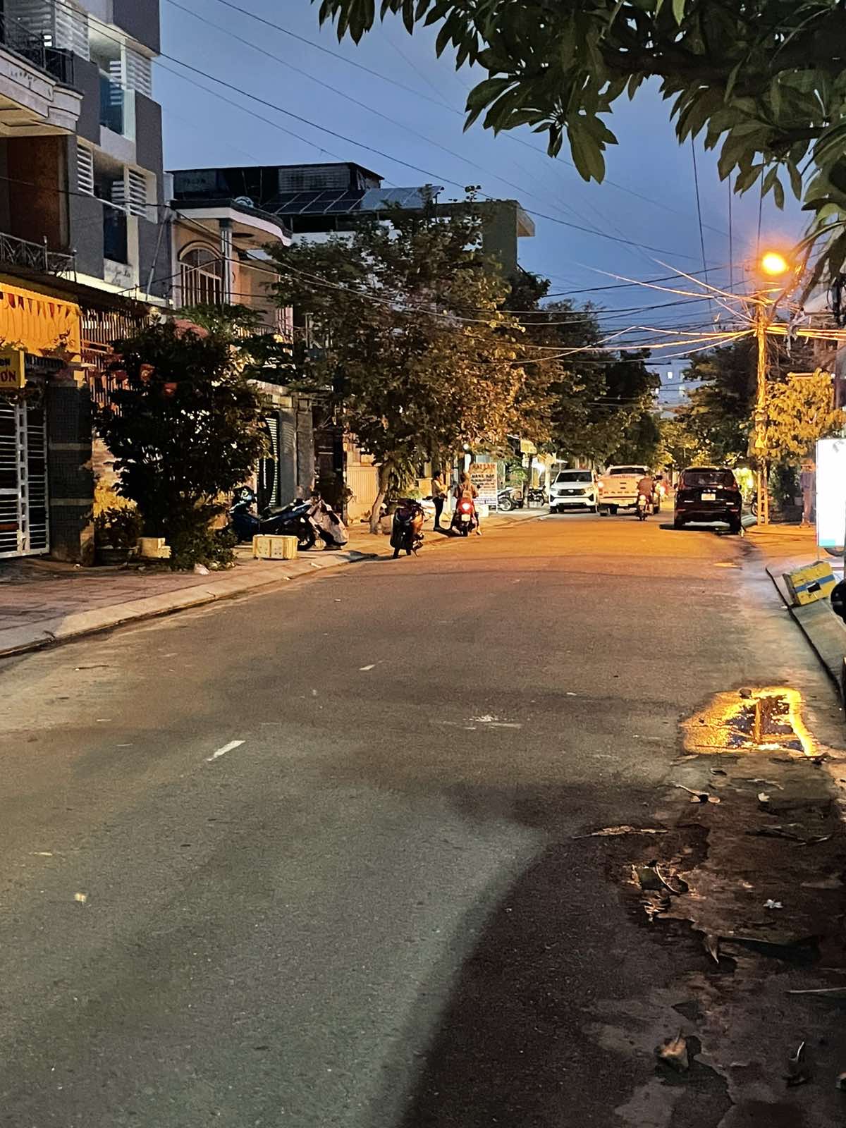 Bán nhà cấp 4 mặt đường Khúc Thừa Dụ, Phước Long, Nha Trang