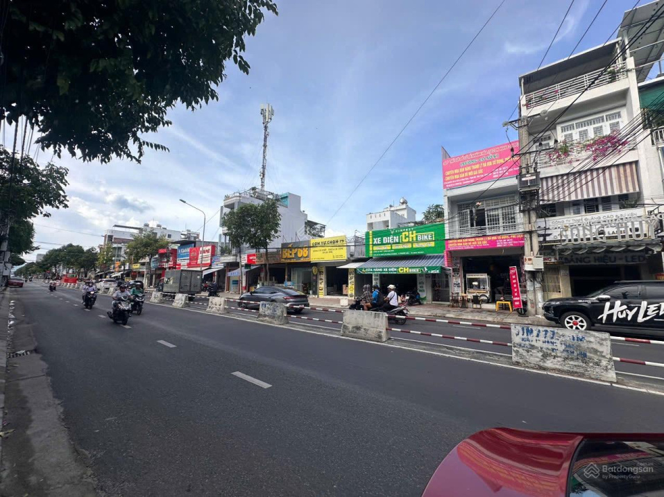  Bán nhà 3 tầng mặt tiền Lê Hồng Phong - Phước Hải - Nha Trang.
