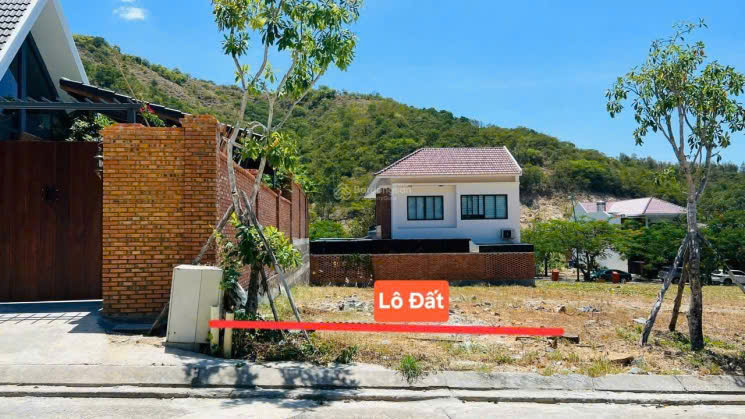 [ Đất Biệt Thự Sinh Thái Giáng Hương _ ngang 9m ] , nhựa rộng ô tô vi vu : 10m. Dt 275m2. Giá 7.050ty
