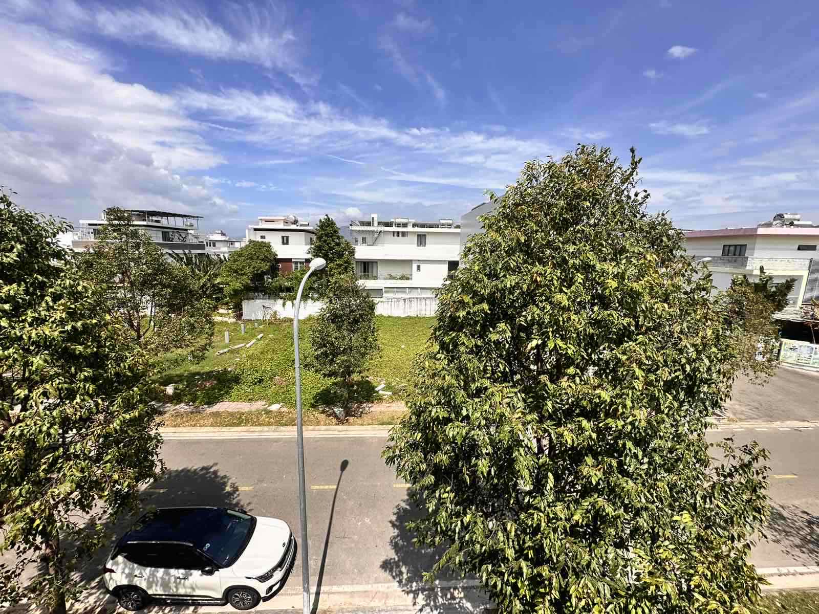 Cho thuê nhà Đẹp đường số 5 KĐT Mỹ Gia gói 2