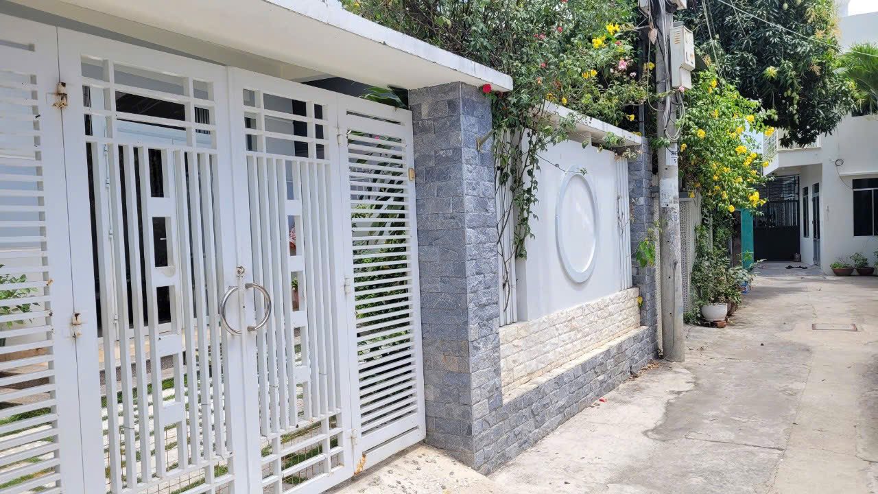 Bán nhà vườn hẻm Phú Đức gần Mai Xuân Thưởng, cách Biển 800m