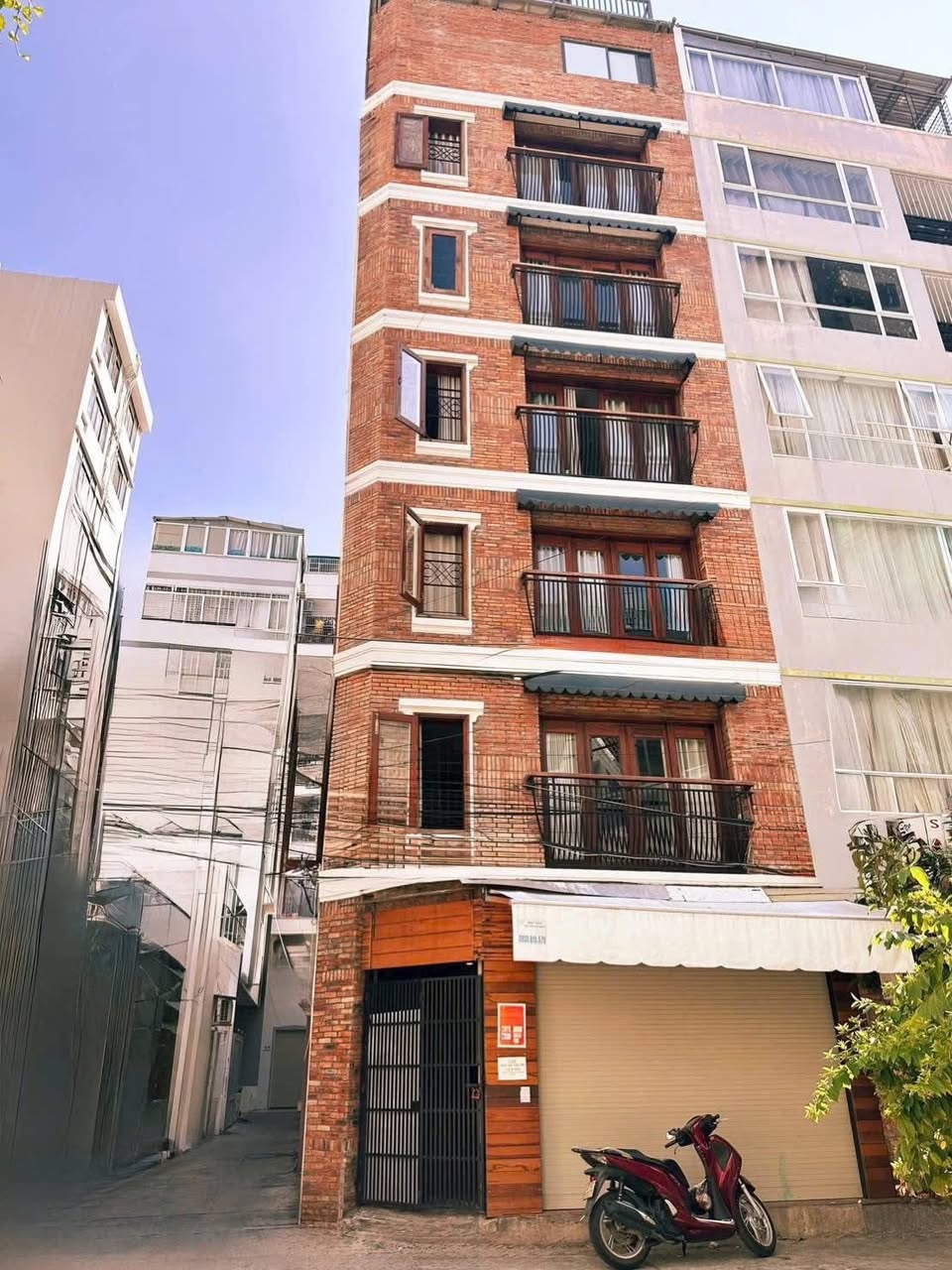 Bán Nhà 7 tầng khu “Phố Tây” trung tâm Nha Trang - Giá 10,9 Tỷ