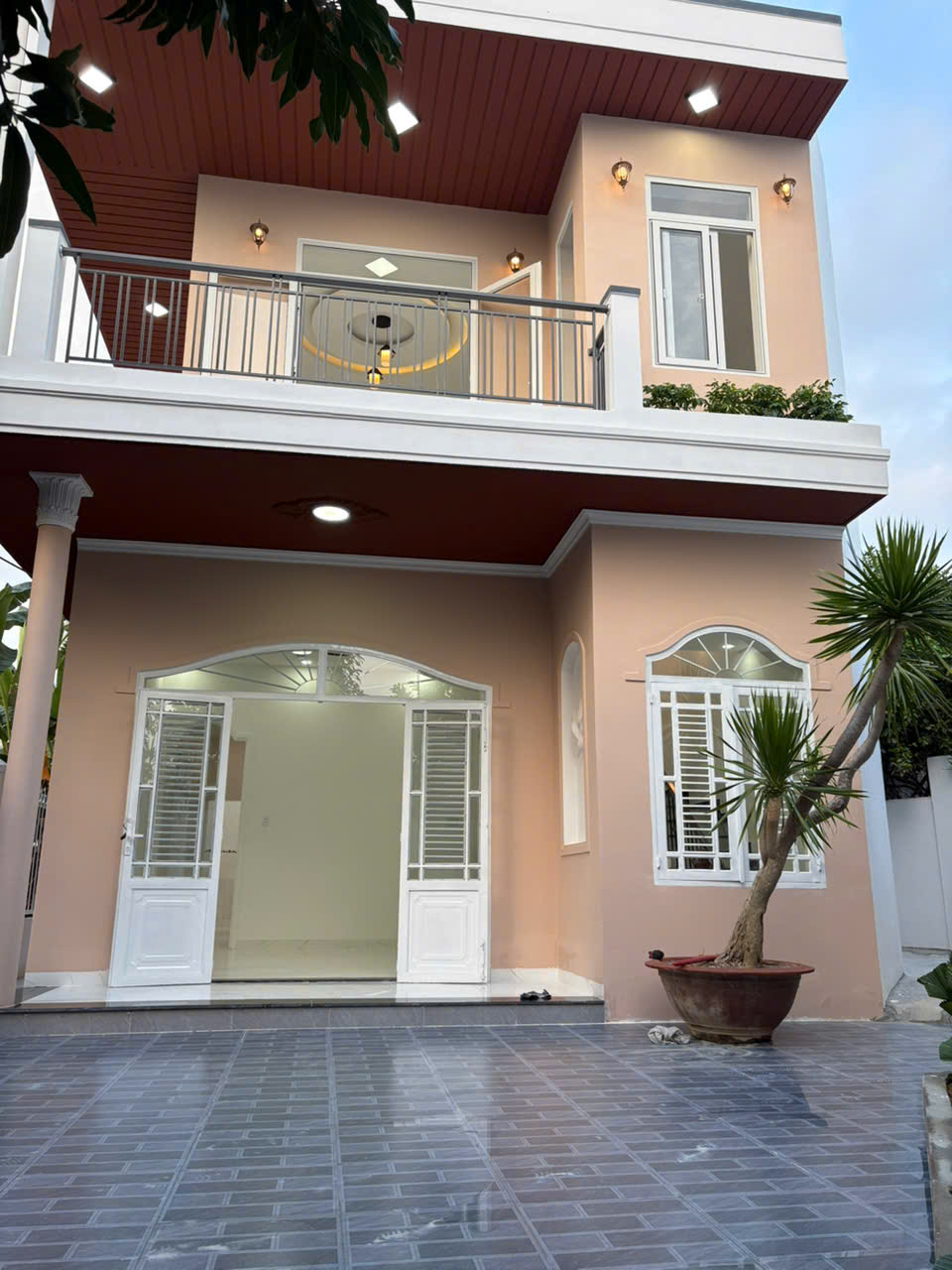 Nhà mới trung tâm Diên Khánh Phú Lộc Đông 1. Dt 177m2. Giá 2.290ty