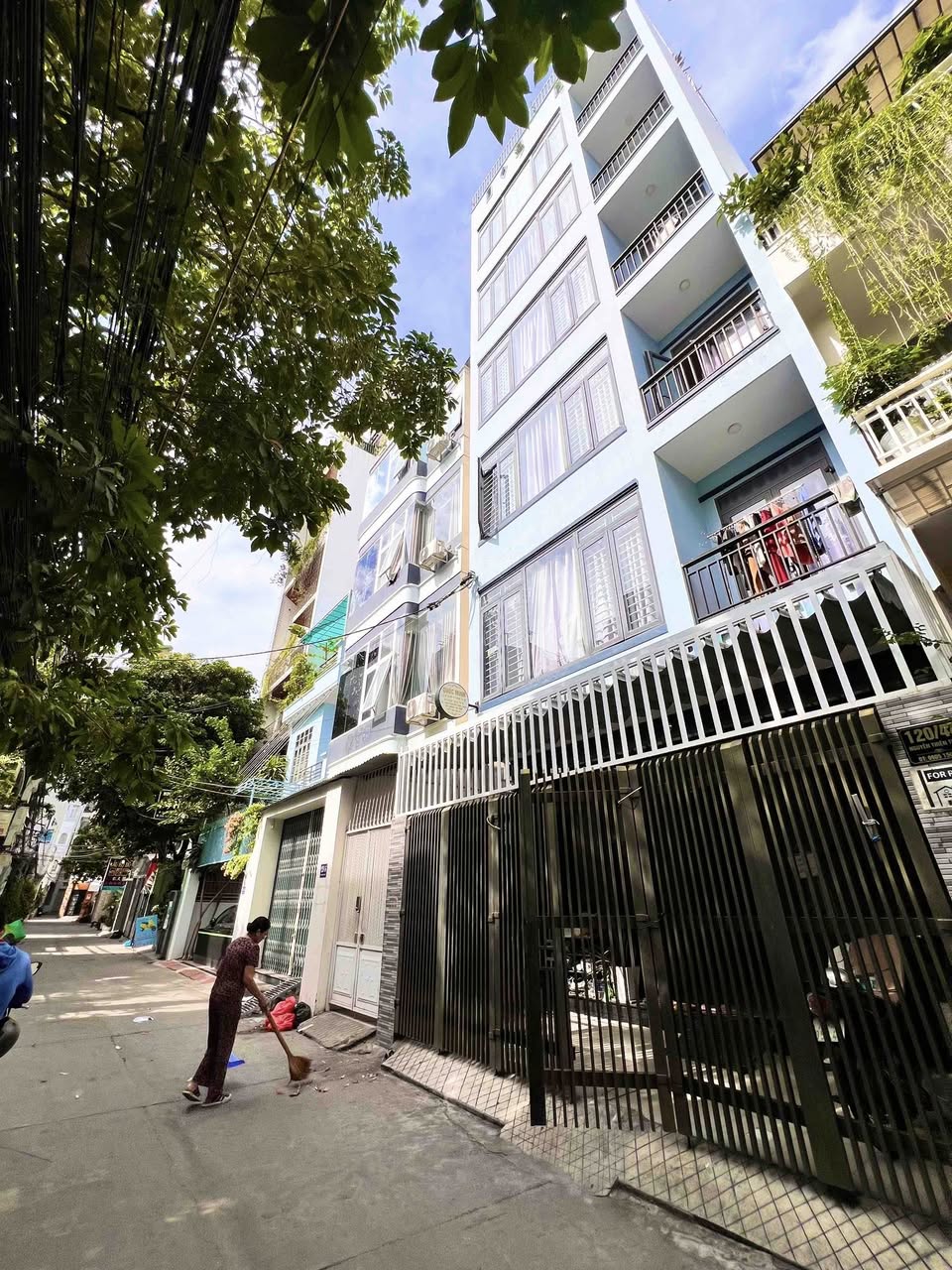 Bán toà nhà căn hộ 6 tầng hẻm thông 5m ô tô đường Nguyễn Thiện Thuật, Nha Trang