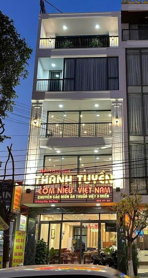 ☘️ Bán nhà mặt tiền Hoàng Diệu, Cách Biển 300m