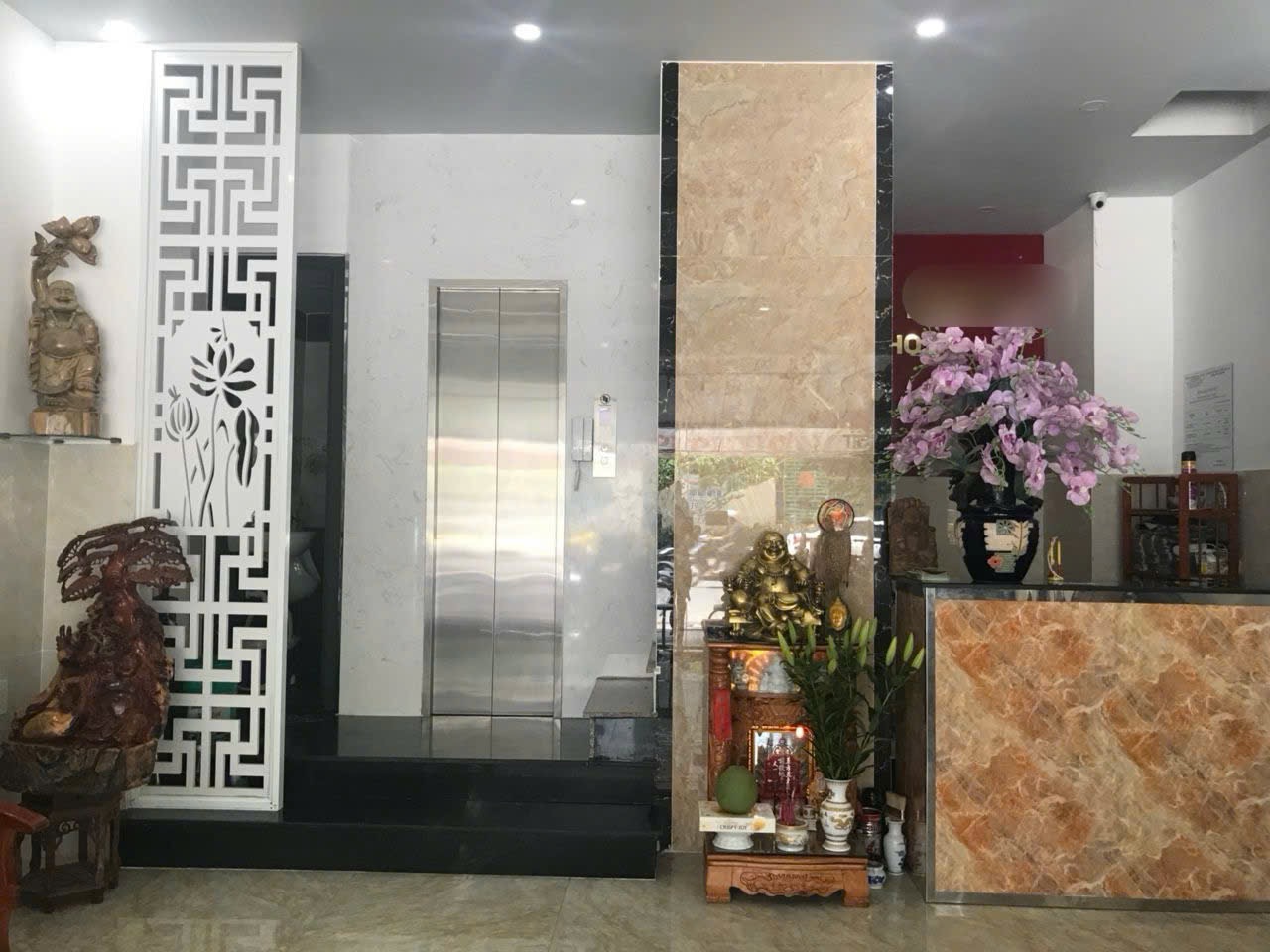 Bán khách sạn 7 tầng mặt tiền Hoàng Hoa Thám, Nha Trang