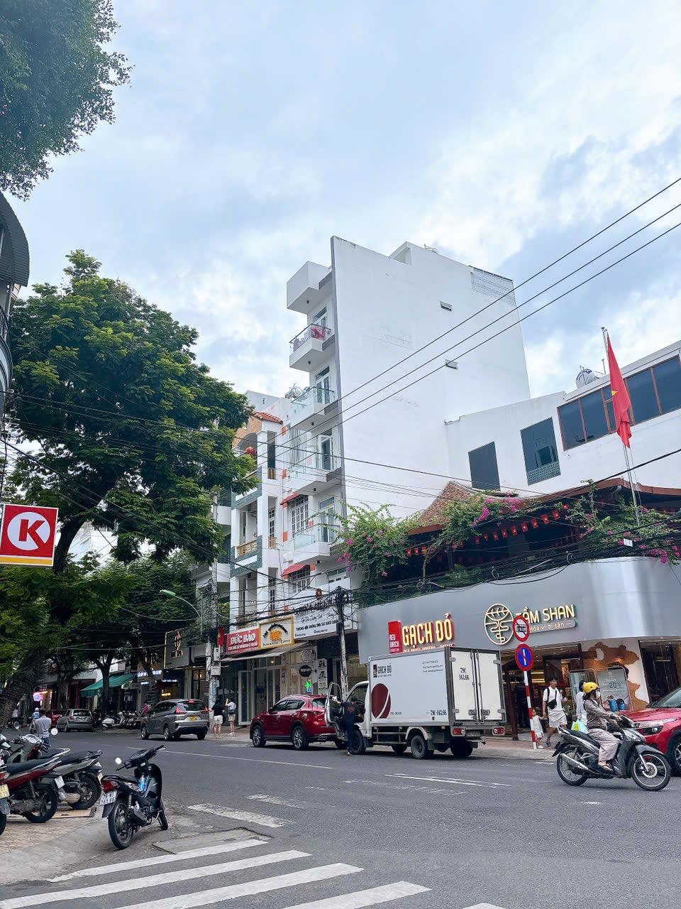 Cho thuê nhà mặt tiền Hồng Bàng ngay phố Hàn sát bên Gạch Đỏ