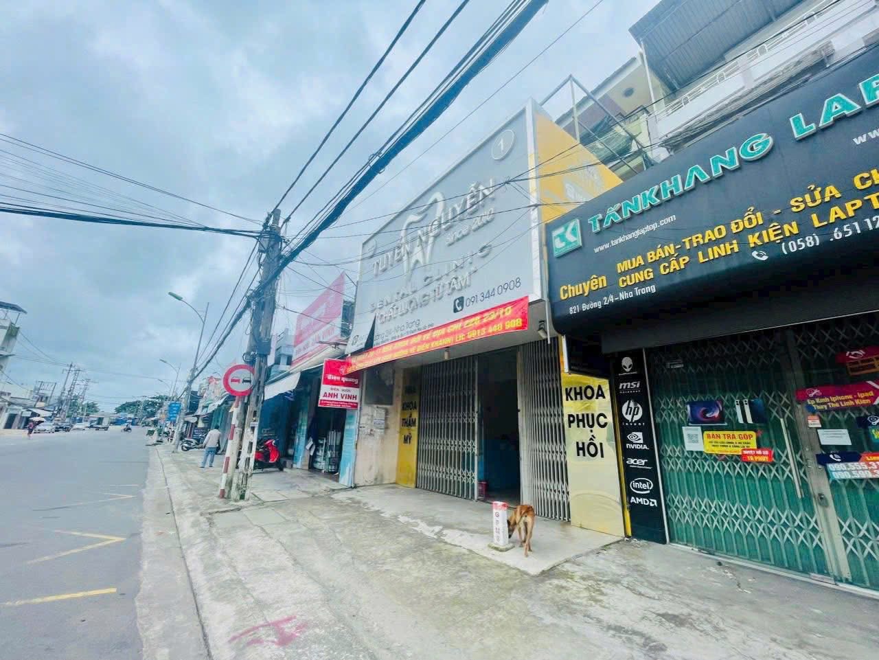 Bán nhà 3 tầng mặt tiền đường 2/4, Vĩnh Phước, Nha Trang