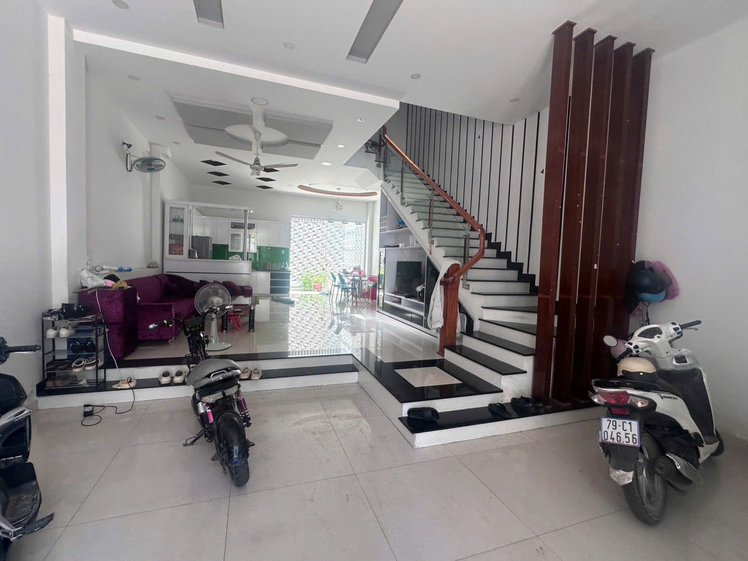 Bán nhà 3 tầng KĐT Vĩnh Điềm Trung, Nha Trang giá rẻ