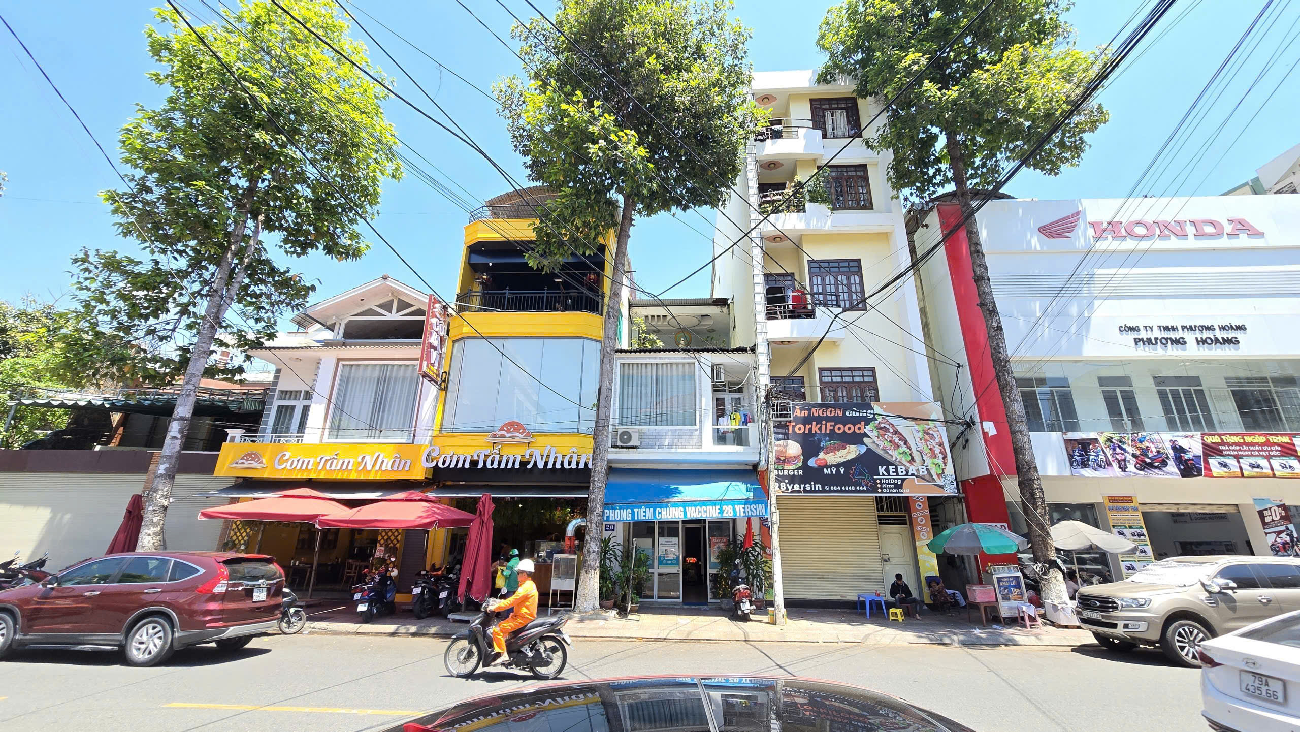 Bán Nhà 6 tầng mặt tiền đường Yersin - Giá 27 Tỷ - Tp Nha Trang. DT 111m2