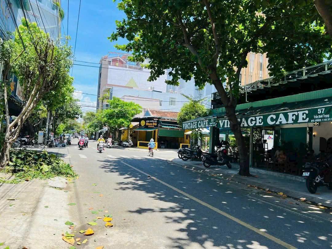 Bán nhà mặt tiền đường Lê Đại Hành, Nha Trang.