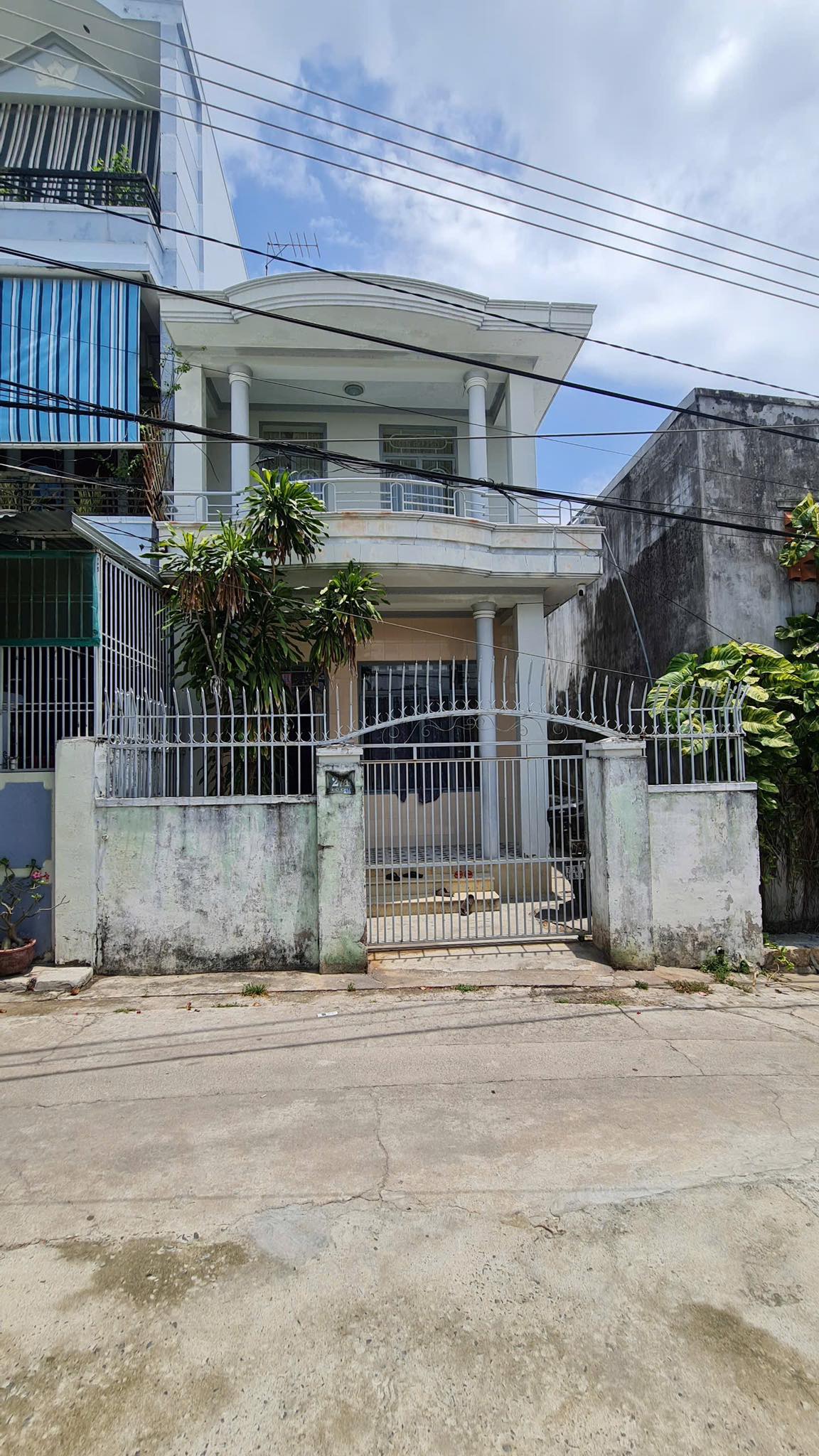 Bán nhà 2 tầng gần Biển Nha Trang, hẻm xe hơi đường Củ Chi. Gần chợ Vĩnh Hải