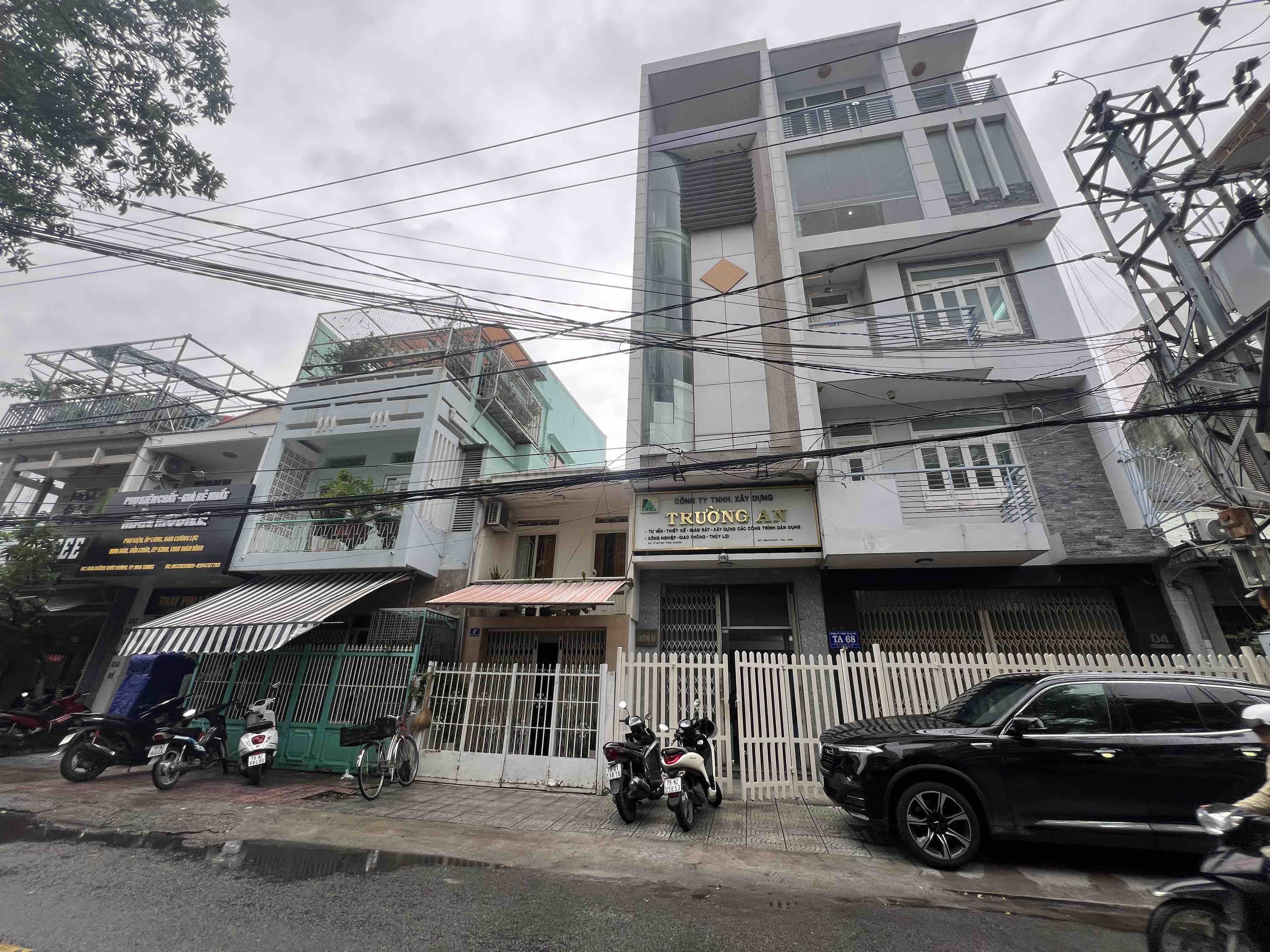 Bán nhà đường Huỳnh Thúc Kháng ngang 9 có thang máy