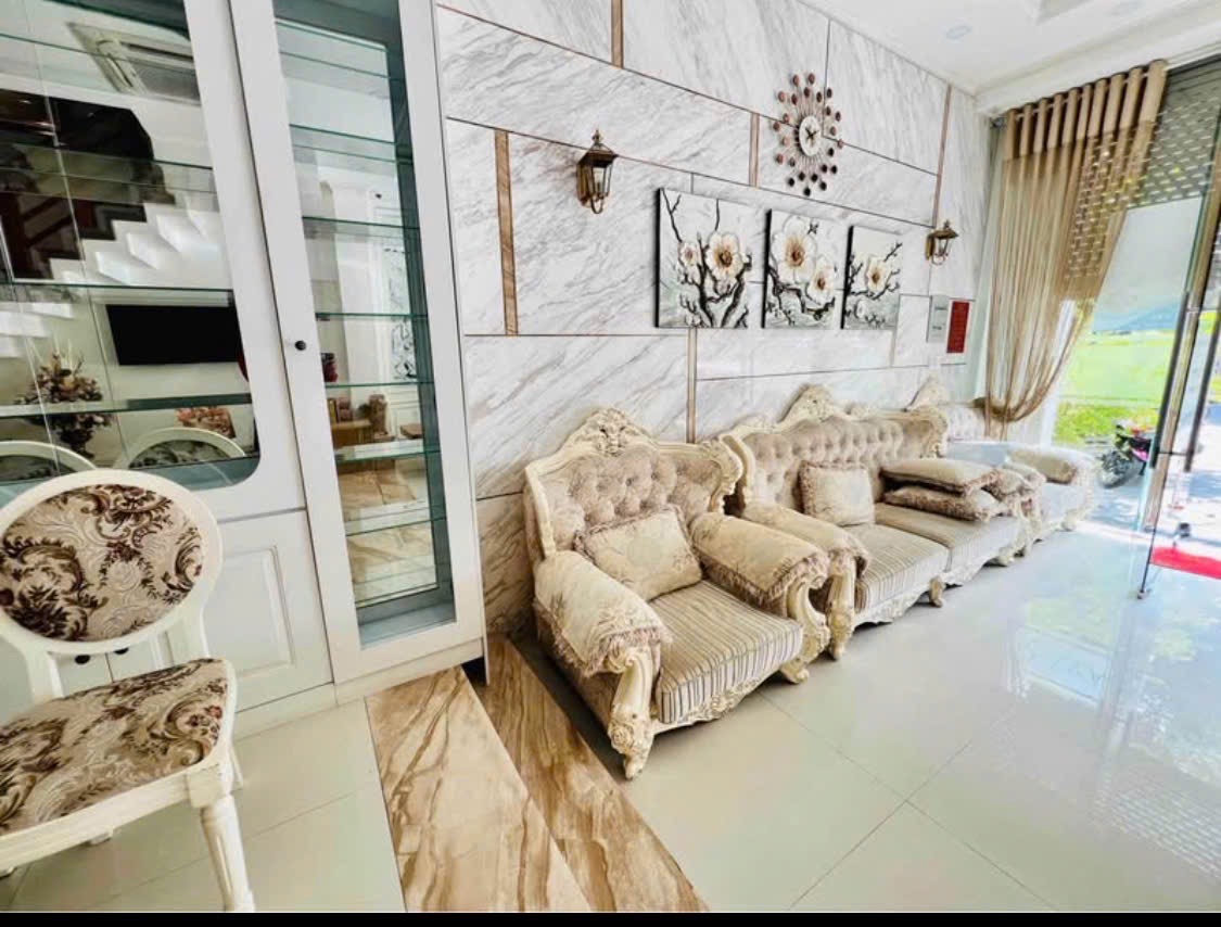 Cho thuê nhà đẹp đường A2 - Hoàng Cầm, kđt Vĩnh Điềm Trung, Nha Trang