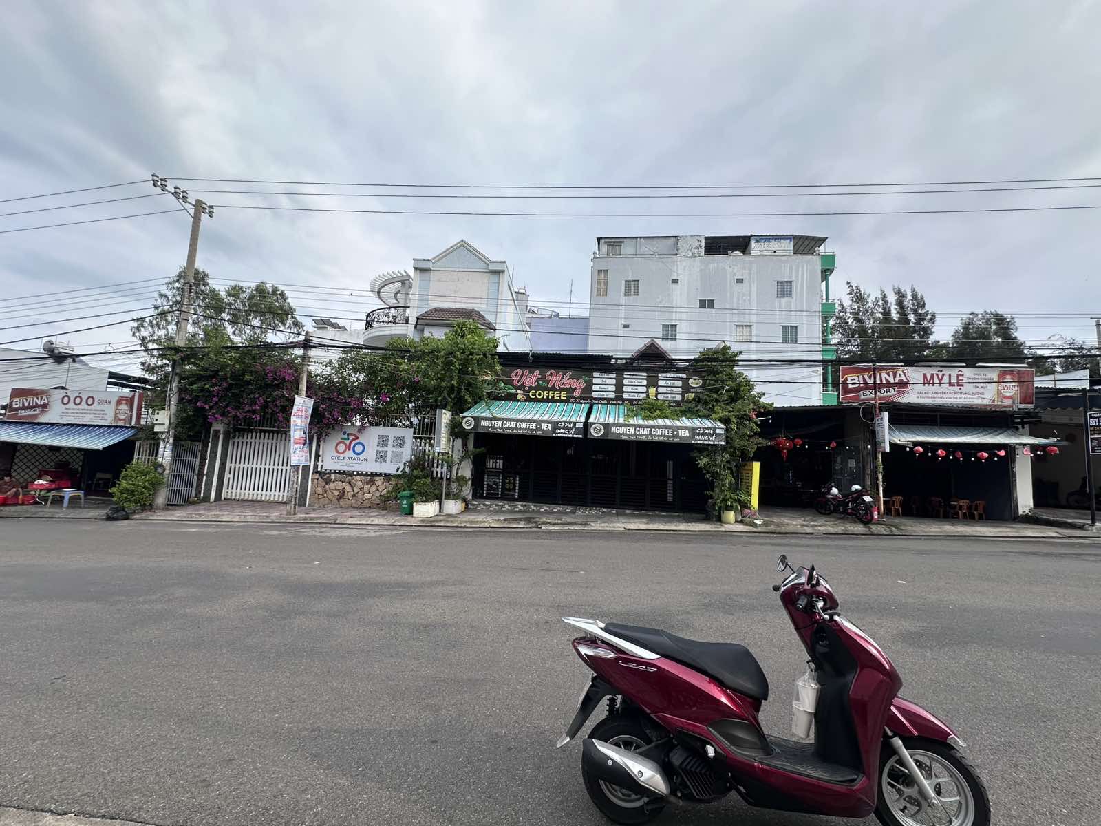 Bán đất tặng nhà mặt tiền Nguyễn Đình Chiểu, Nha Trang, ngang 8m cổng Đại học