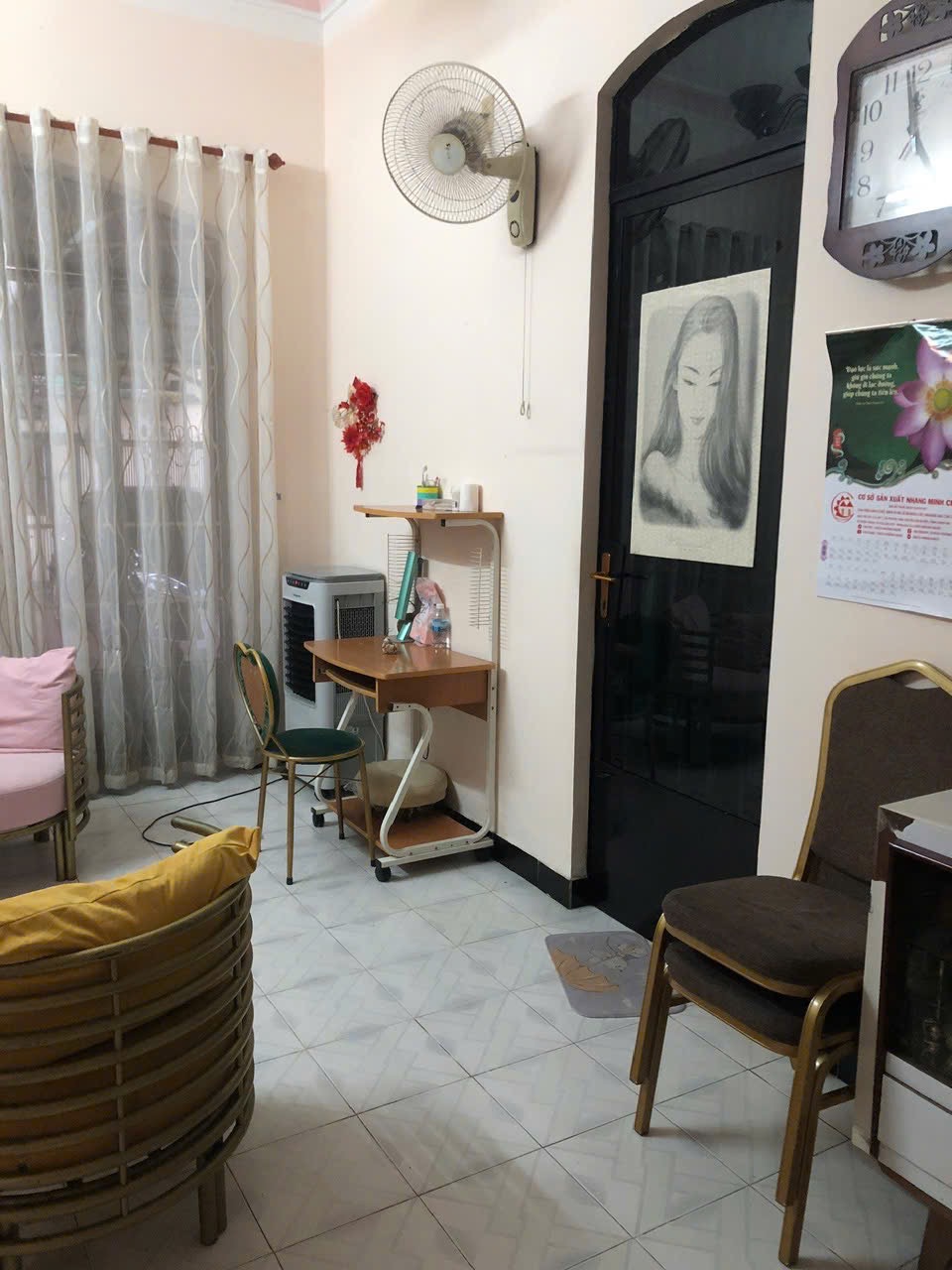 Bán nhà 2 tầng hẻm oto cách đường Nguyễn Thiện Thuật - Nha Trang chỉ 100m giá 22 tỷ