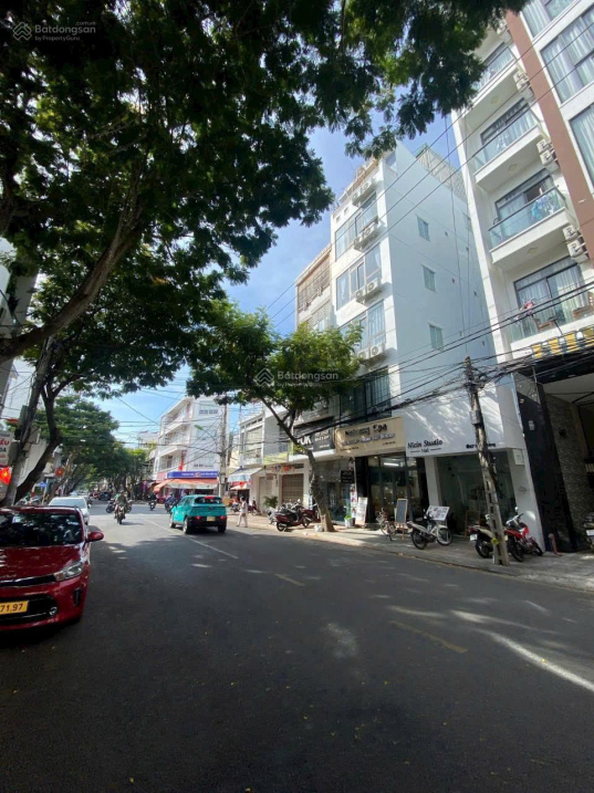 Bán nhà 6 tầng mặt tiền đường Hồng Bàng, Nha Trang. Đang cho thuê 50tr/th.