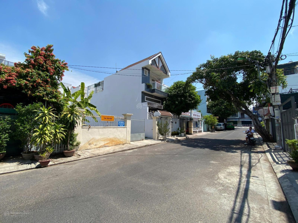 Bán lô đất mặt tiền đường Lam Sơn, Nha Trang ngang 12m