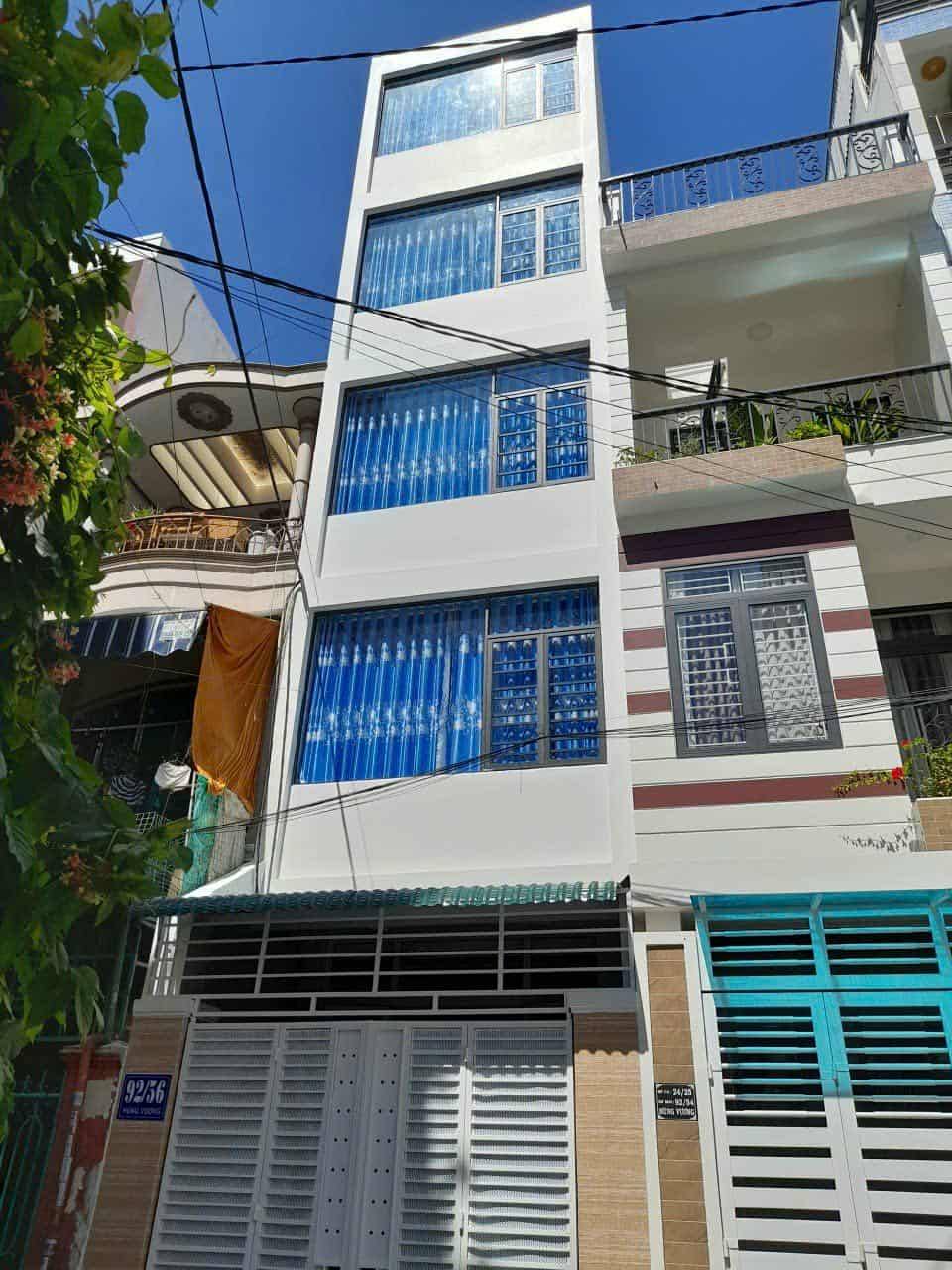 Bán nhà 5 tầng hẻm Hùng Vương, Nha Trang cách Biển 300m, 11,8 tỷ