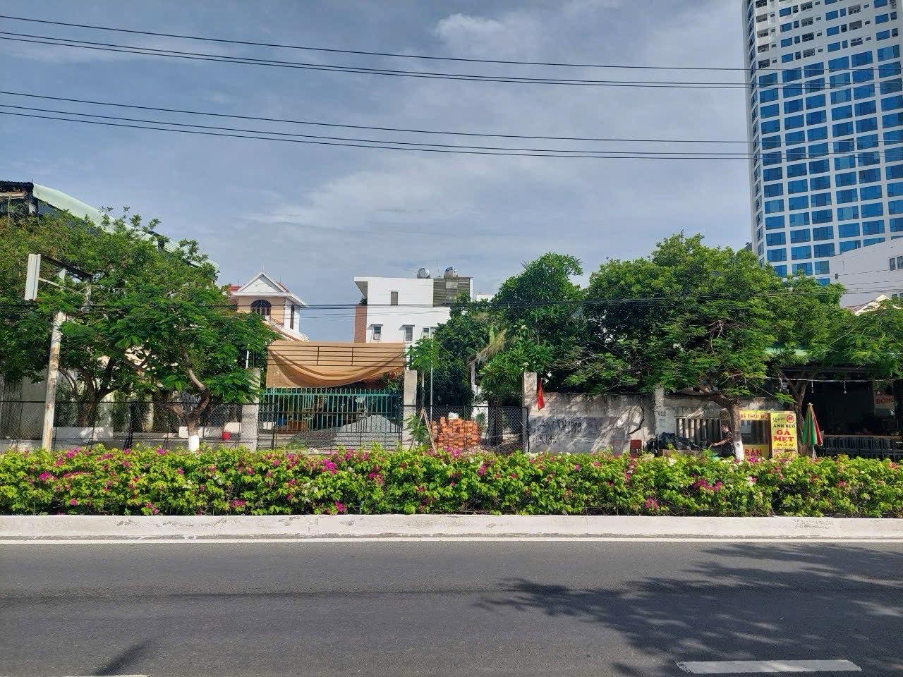 Siêu Vip, Lô đất lớn mặt tiền đường Phạm Văn Đồng, Nha Trang, Trực diện Biển