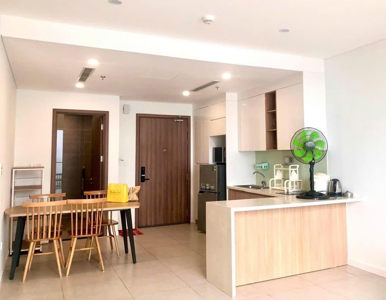 Căn hộ Scenia Bay Nha Trang , 82m2 - full nội thất view BIỂN hướng Đông Nam  [ tầng 07 ]. Dt 82m2. Giá 7ty