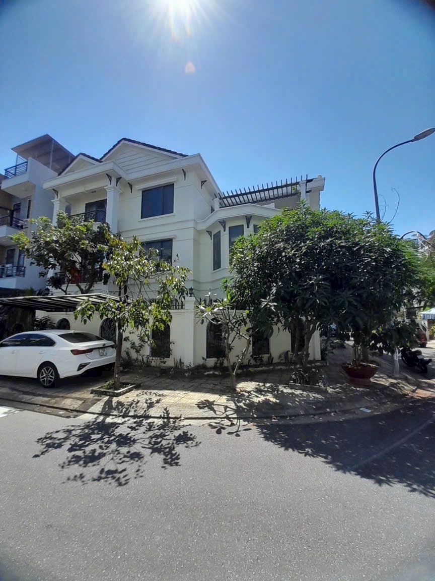 Bán Biệt thự lô góc 2 mặt tiền đường 13m ở trung tâm KĐT Hà Quang 2.