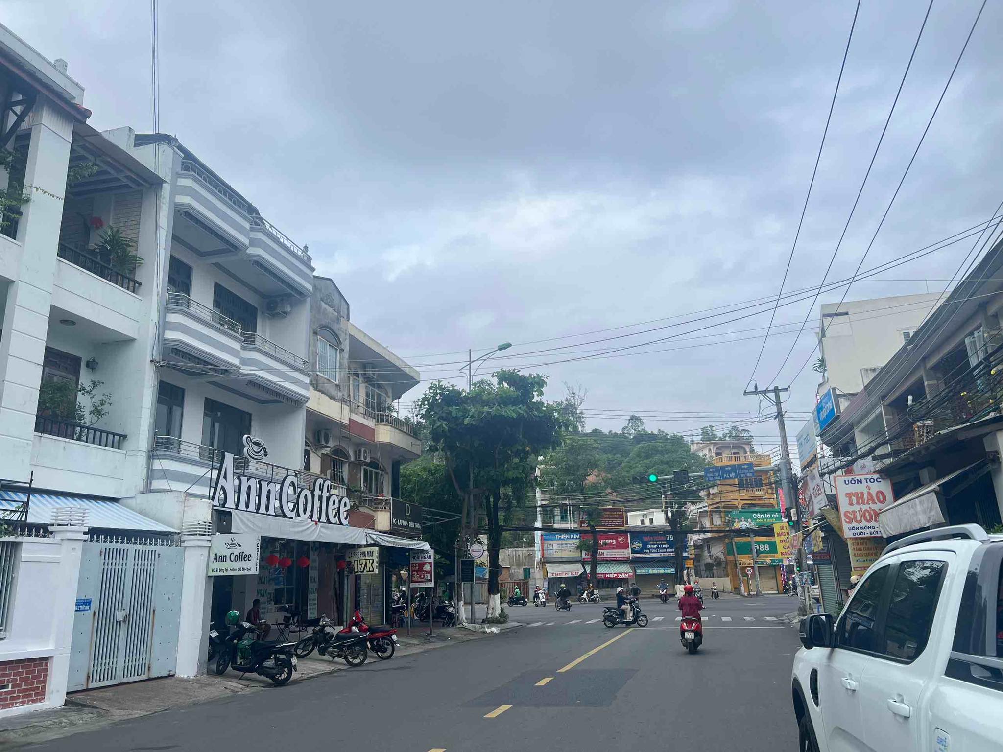 Bán nhà đường Đặng Tất, Nha Trang, ngang 6,6m đang cho thuê 20tr