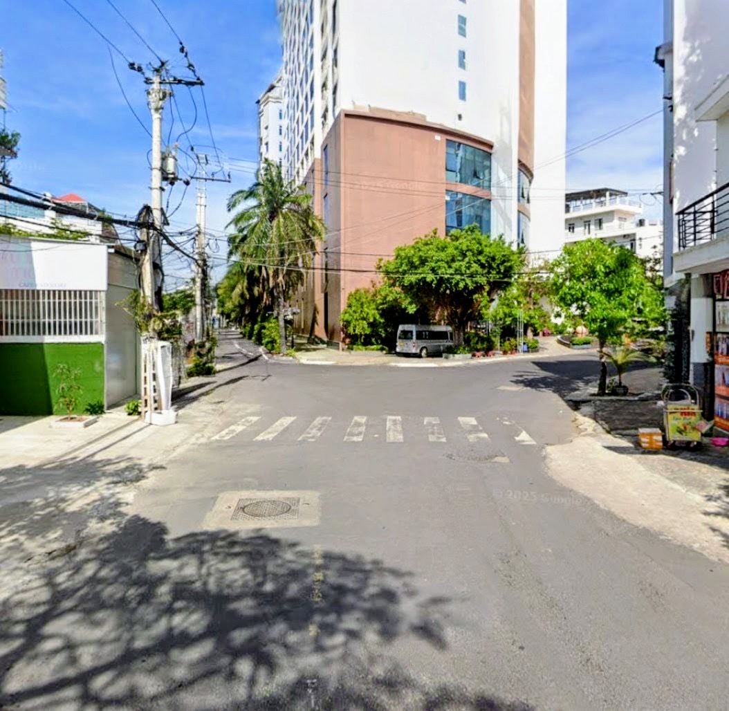 Bán lô đất đường Dương Hiến Quyền, Nha Trang, cách Biển 50m 761m2