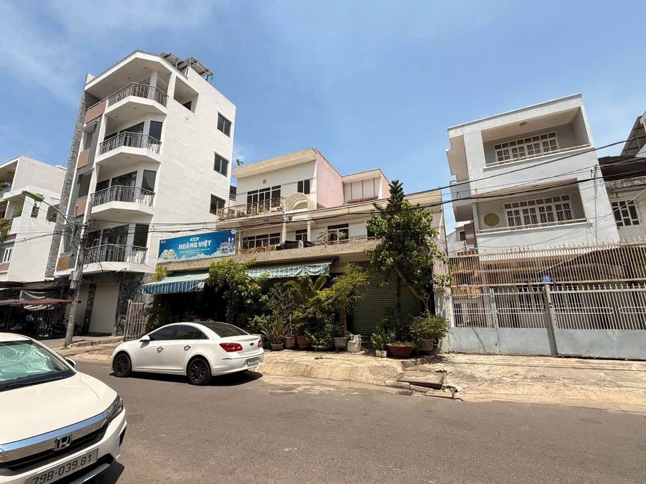 Bán nhà 3 tầng Mặt tiền đường Đoàn Thị Điểm, Nha Trang ngang 14m