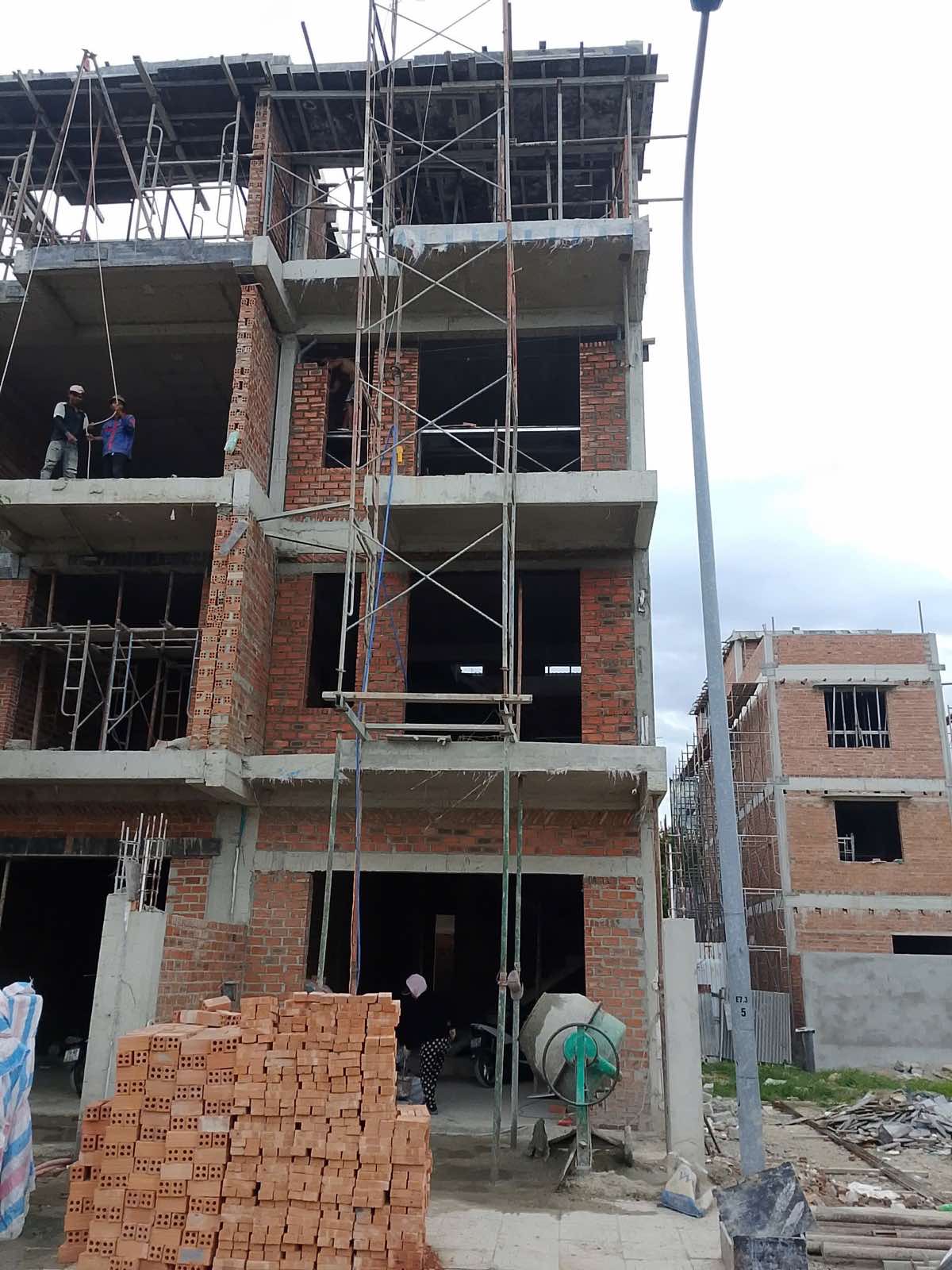 Bán nhà 4 tầng mới mặt tiền đường T28 (Võ Văn Kiệt) An Bình Tân, Nha Trang