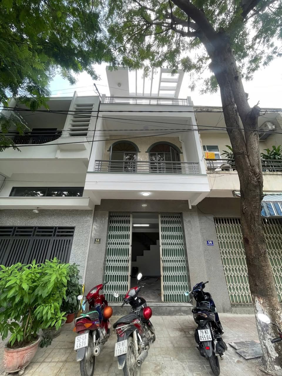 Bán 2 căn nhà đường Huỳnh Tịnh Của, ngay gần Bệnh viện Tâm Trí và chợ Bình Tân.