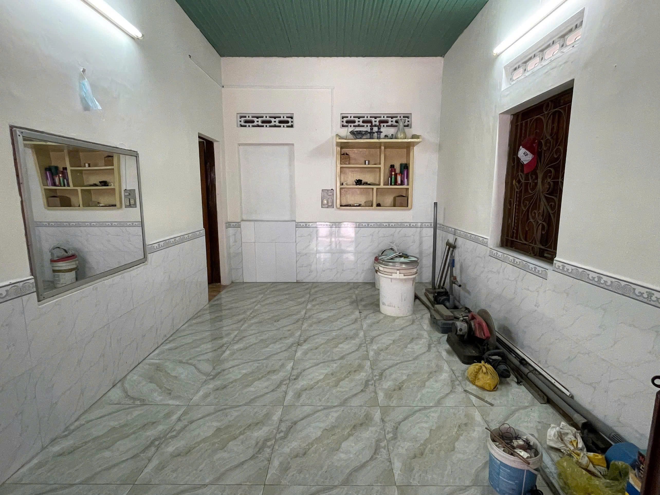 CHO THUÊ NHÀ GÓC 2 MẶT TIỀN ĐƯỜNG ĐIỆN BIÊN PHỦ NHA TRANG, CÁCH BIỂN 300M. Dt 70m2. Giá 15tr/tháng