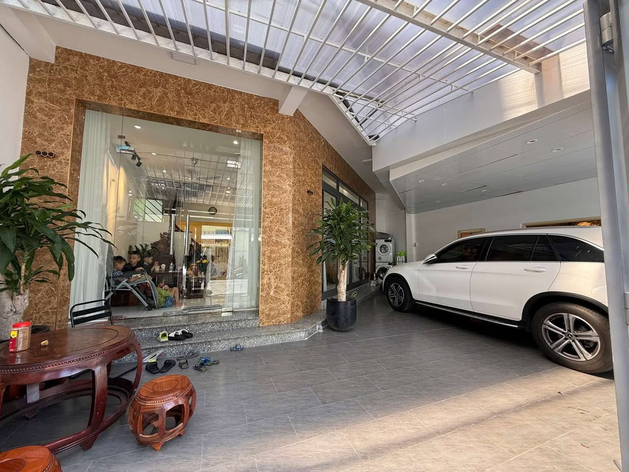 Bán căn nhà góc 2 mặt tiền đường Võ Trứ, Nha Trang, cạnh Chợ Xóm Mới.