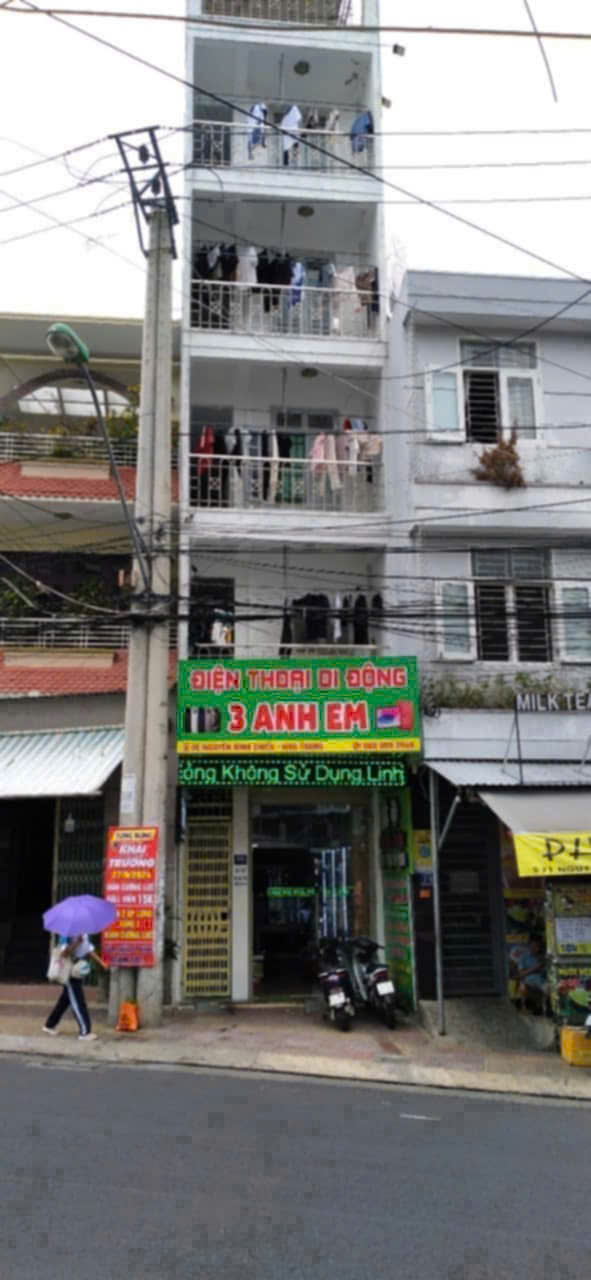 Nhà 4 tầng mặt tiền Nguyễn Đình Chiểu : có doanh thu 38tr/ tháng,  cách biển Hòn Chồng 400m. DT 83.3m2. Giá 10.5ty