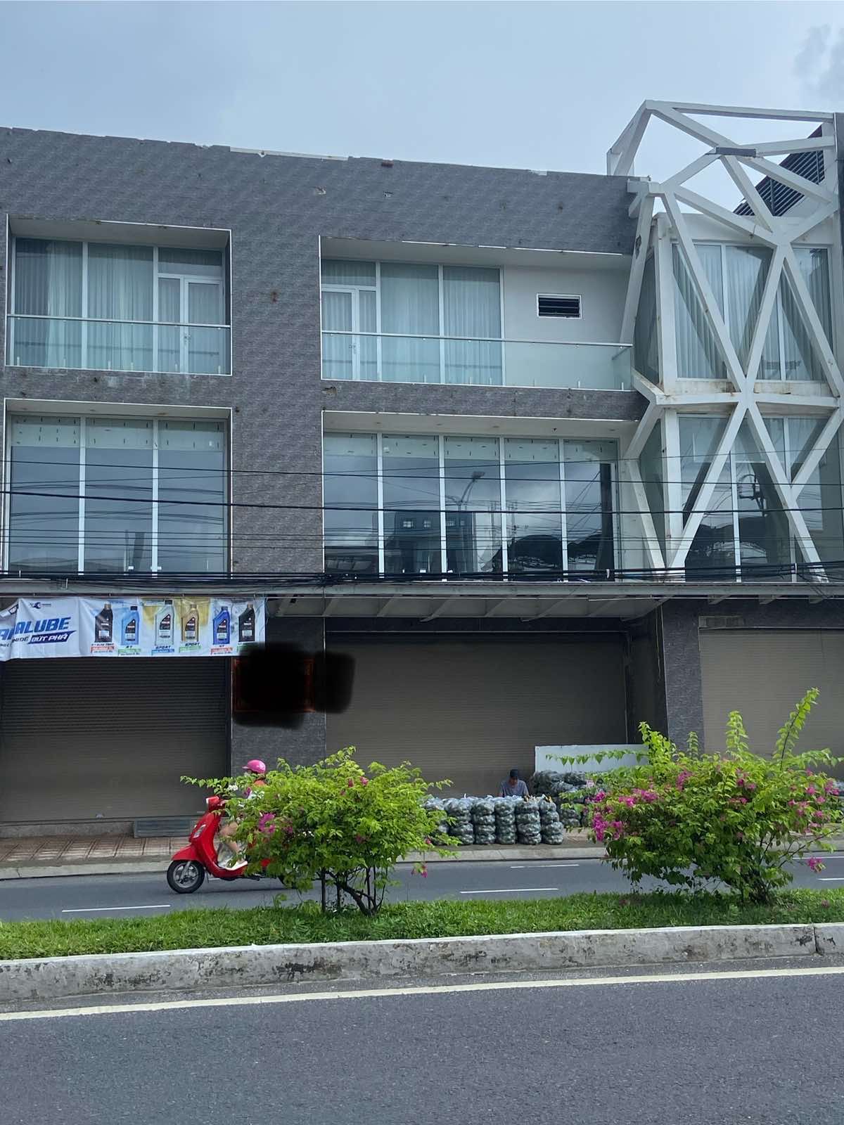 Bán hoặc cho thuê show room mặt tiền 23/10 xã Vịnh Thạnh, Nha Trang