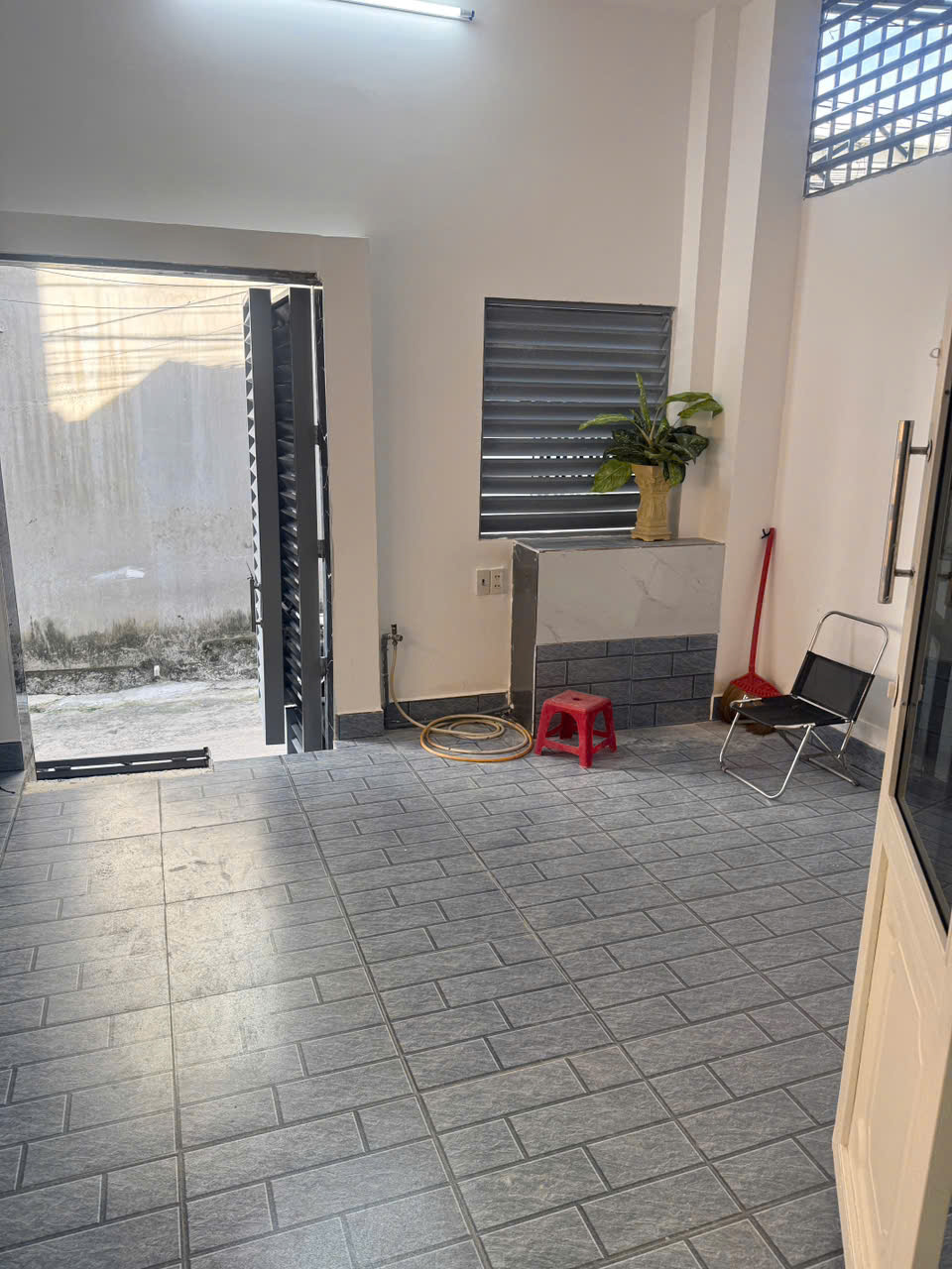 Cc.Bán căn nhà hẻm nguyễn khuyến. Dt 42.6m2. Giá 2.250ty