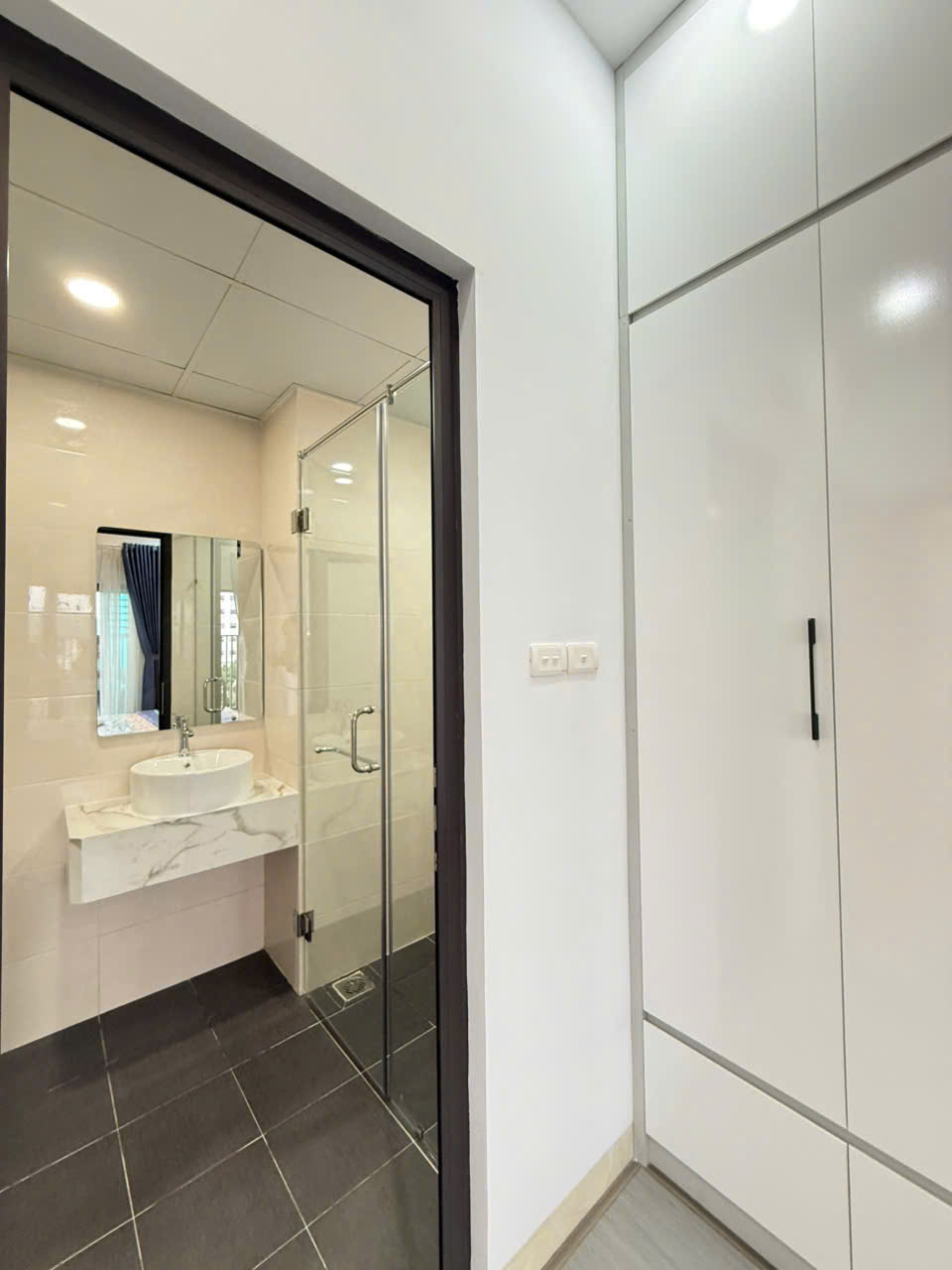 Chính chủ Bán căn thương mại có BAN CÔNG, thoáng đẹp, diện tích 58m2 SSH09 Hà Quang. Giá 2.840ty