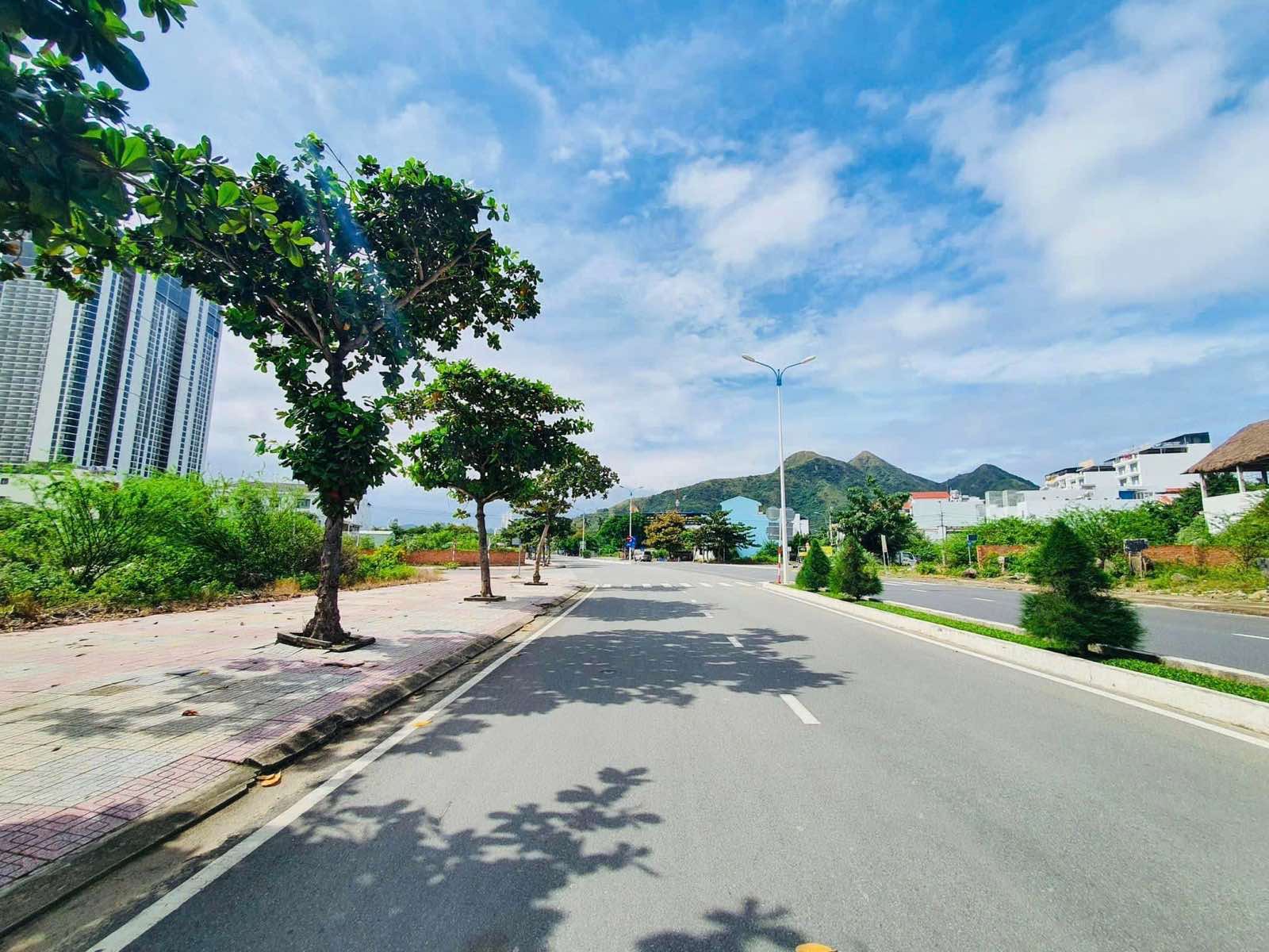 Bán 6 lô Biệt thự khu lấn Biển Vĩnh Hoà, Nha Trang