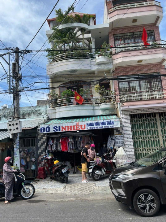 Bán nhà 2 mặt tiền đường Huỳnh Thúc Kháng ngay chợ Xóm Mới, Nha Trang