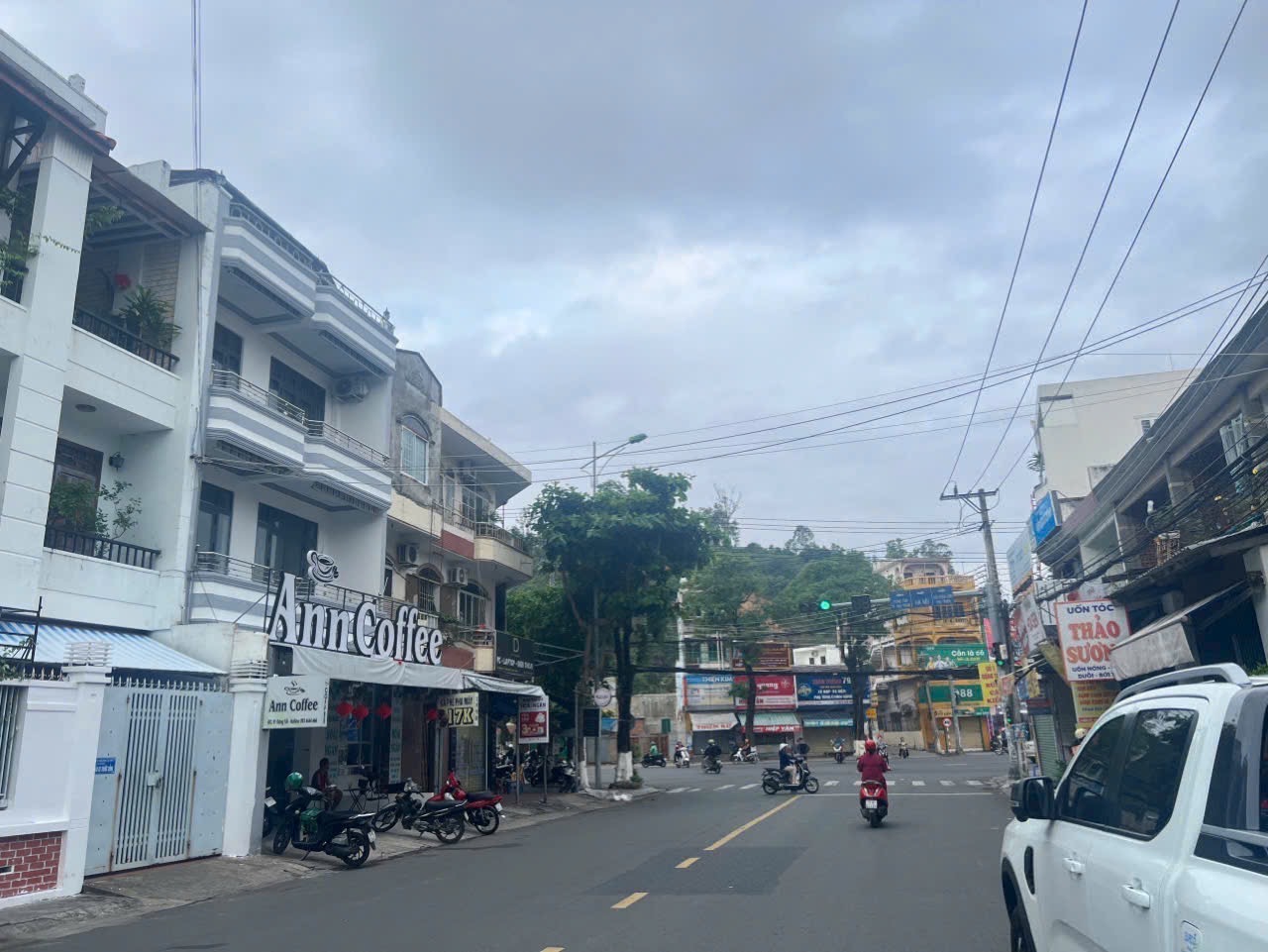 Bán nhà mặt đường Đặng Tất, Nha Trang, gần Biển, Chợ, ngang 6,6m