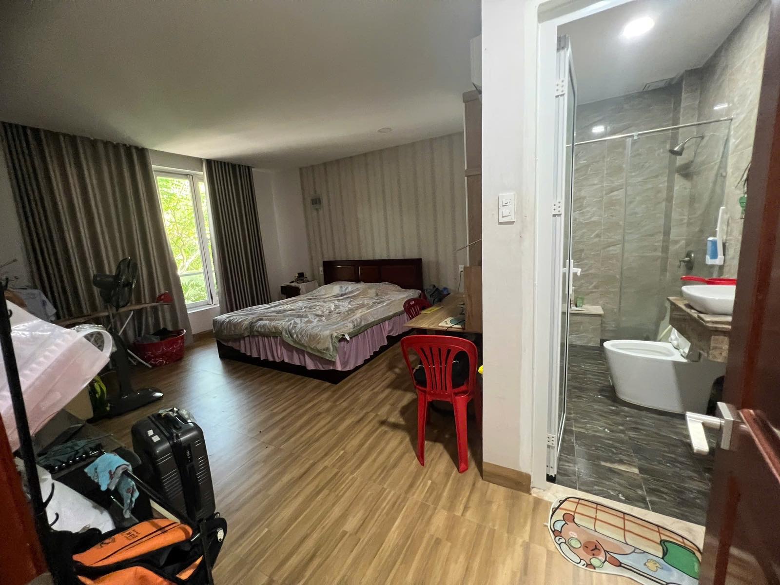 Bán nhà mặt tiền đường Bùi Thiện Ngộ, KĐT VCN Phước Hải, Nha Trang