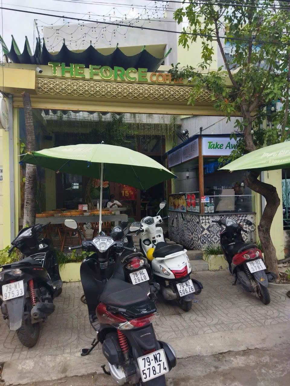 Mặt tiền đường Thuỷ Xưởng đối diện siêu thị Lotte. Vị trí đẹp thuận tiện ở và kinh doanh