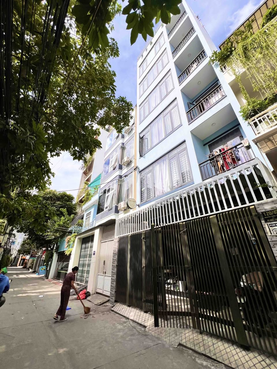 Bán toà nhà căn hộ 6 tầng hẻm thông 5m ô tô Nguyễn Thiện Thuật, Phố Tây, Nha Trang