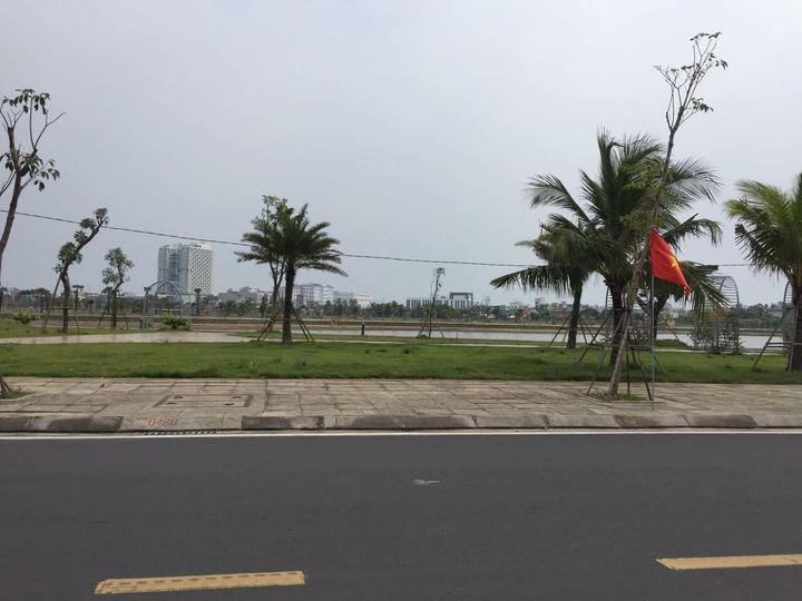 Cần bán lô đất mặt tiền Điện Biên Phủ,cạnh Centre