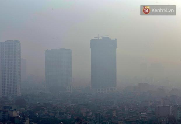 Không khí Hà Nội tiếp tục ô nhiễm nghiêm trọng khiến nhiều người phải thốt lên đầy hoang mang: Không muốn bước ra đường luôn - Ảnh 5.